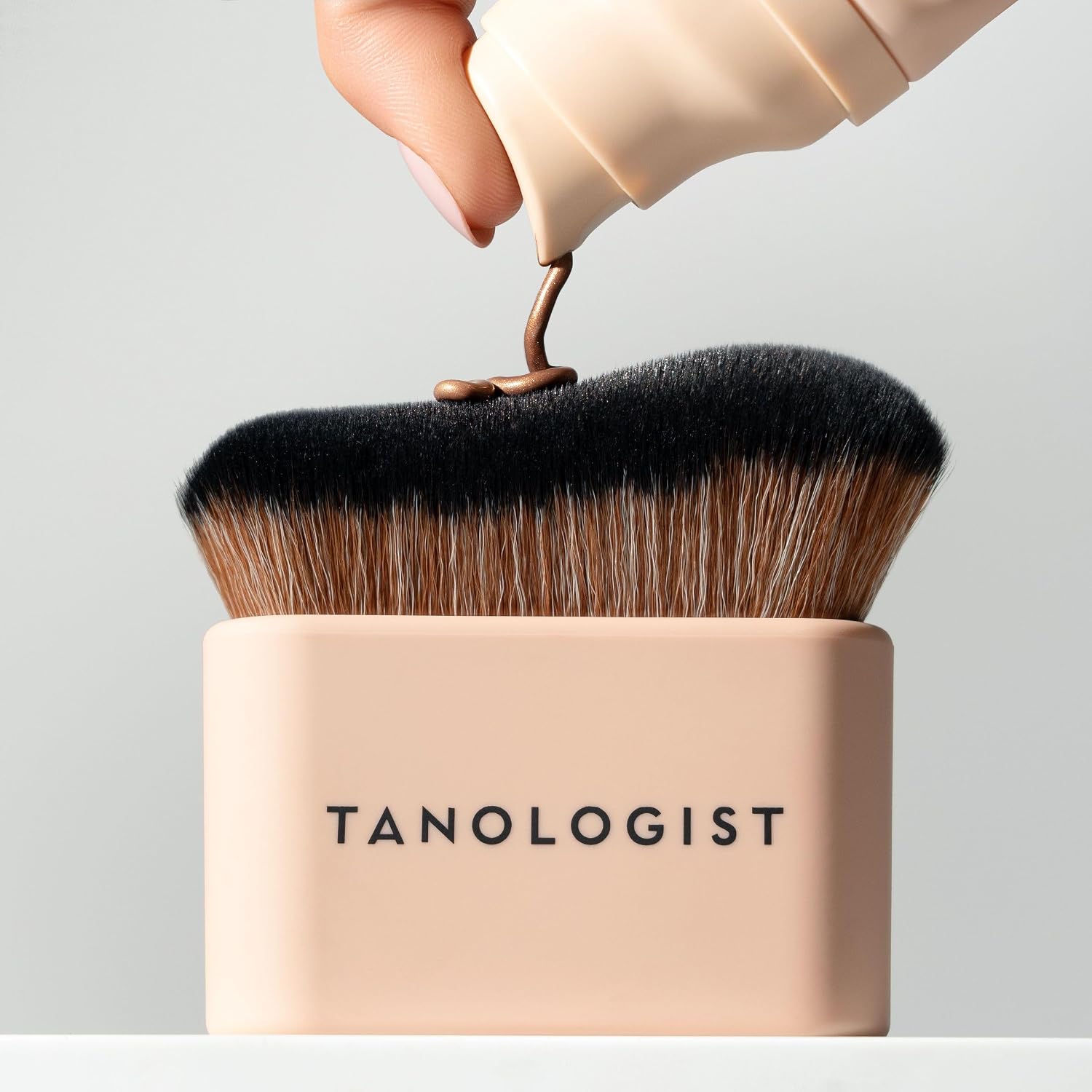 Thumbnail 6 de Tanologist KABUKI Cepillo aplicador autobronceador para rostro y cuerpo