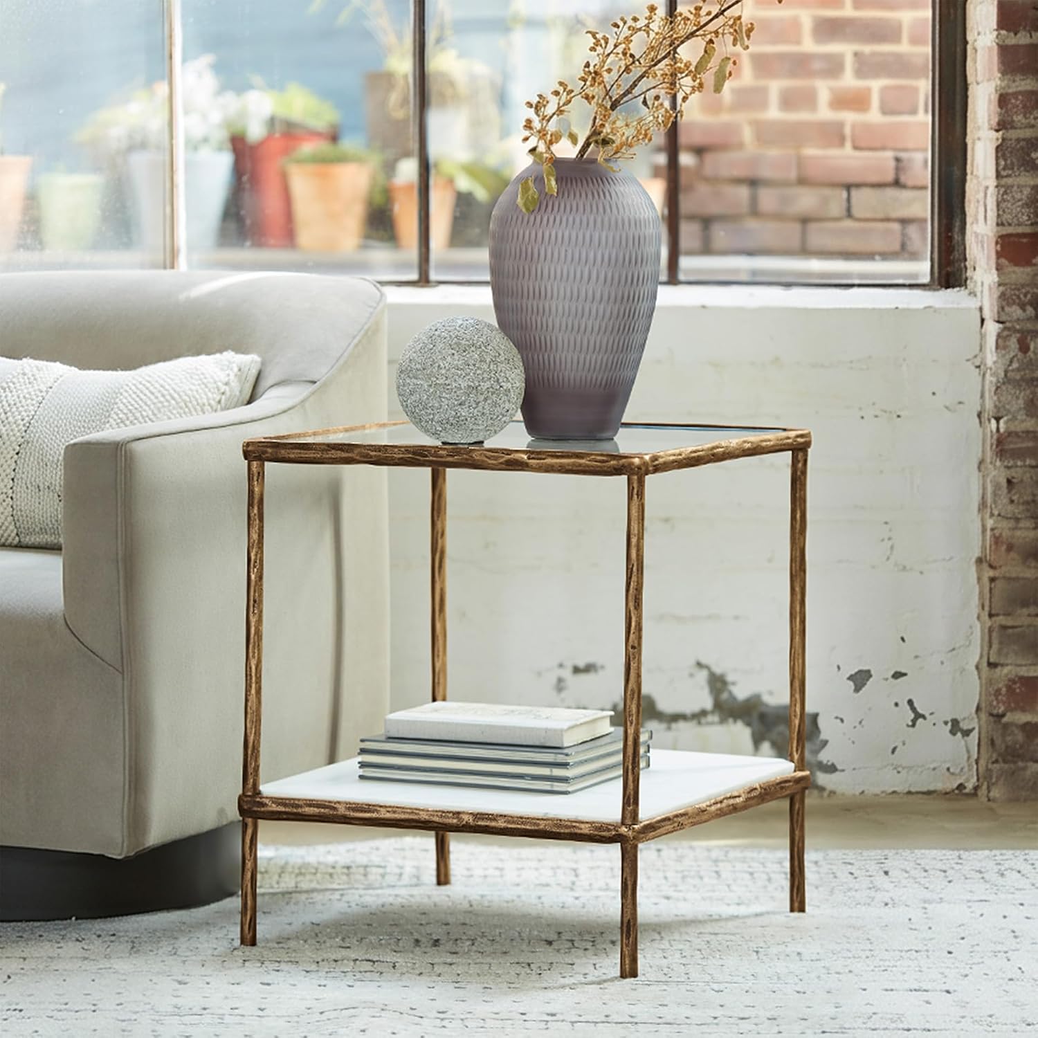 Detalle 2 de Ashley Ryandale Accent Table 24.88"