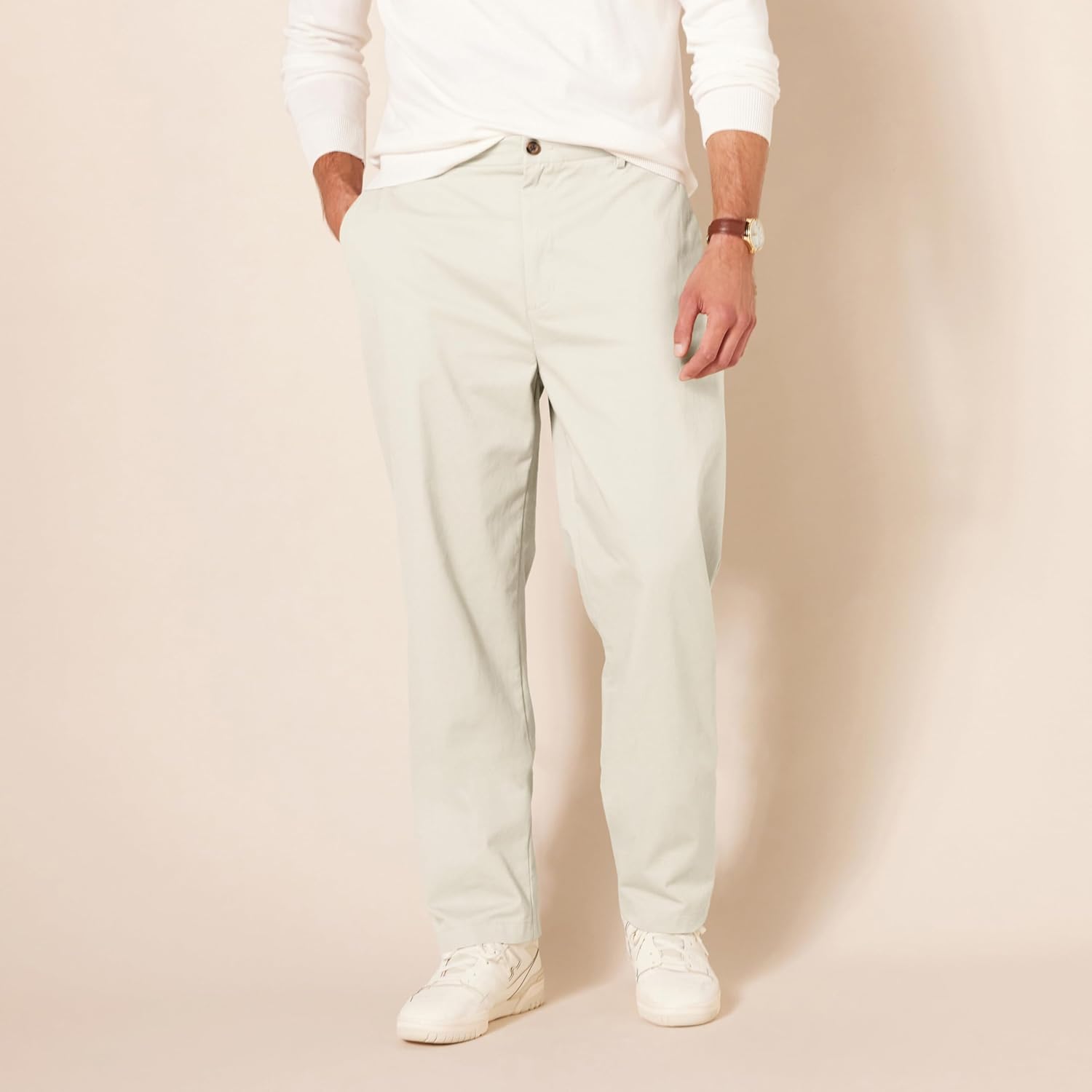 Thumbnail 4 de Amazon Essentials men’s classic-fit wrinkle-resistant flat-front chino trousers (big & tall)