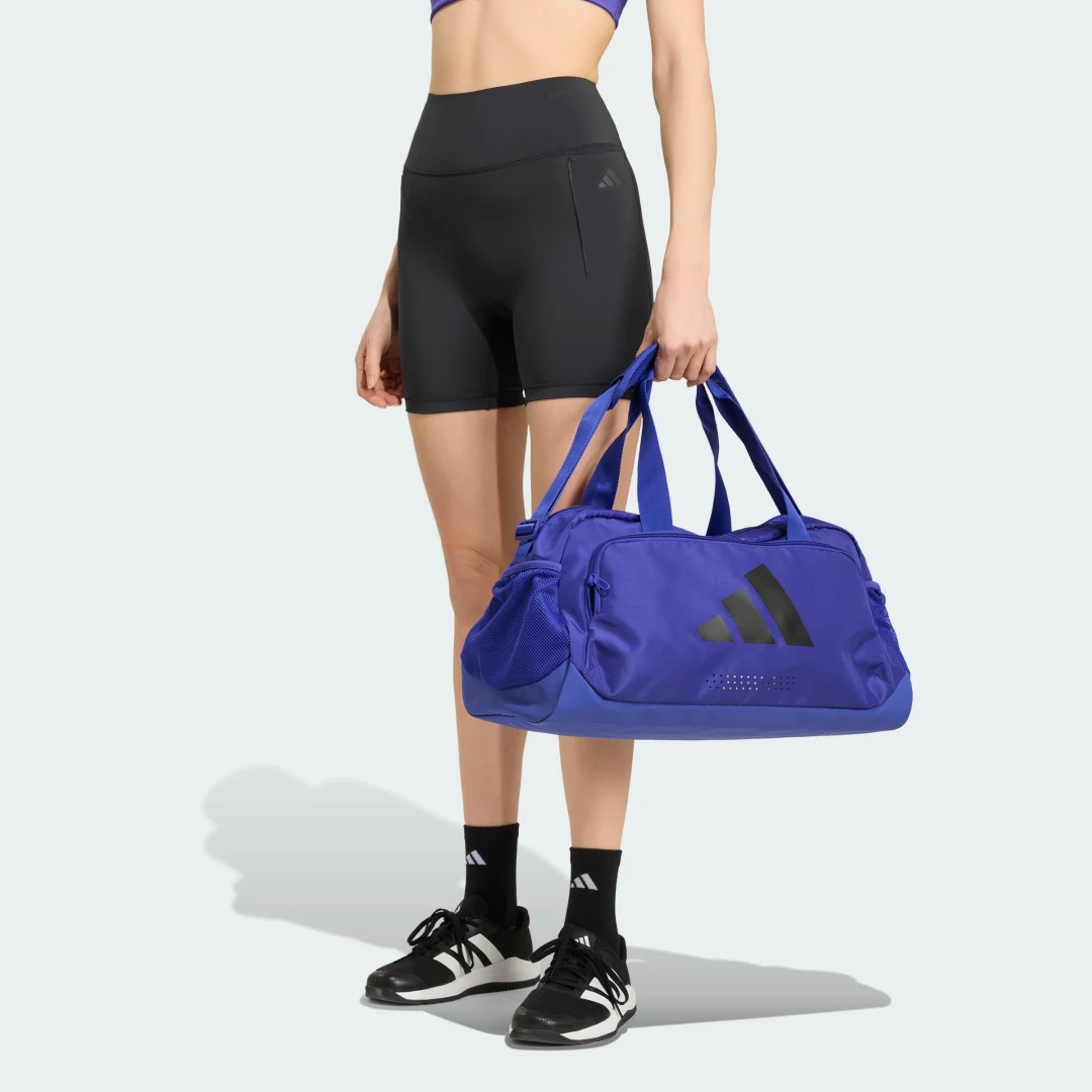 Detalle de Bolsa de viaje pequeña adidas Defender (violeta)