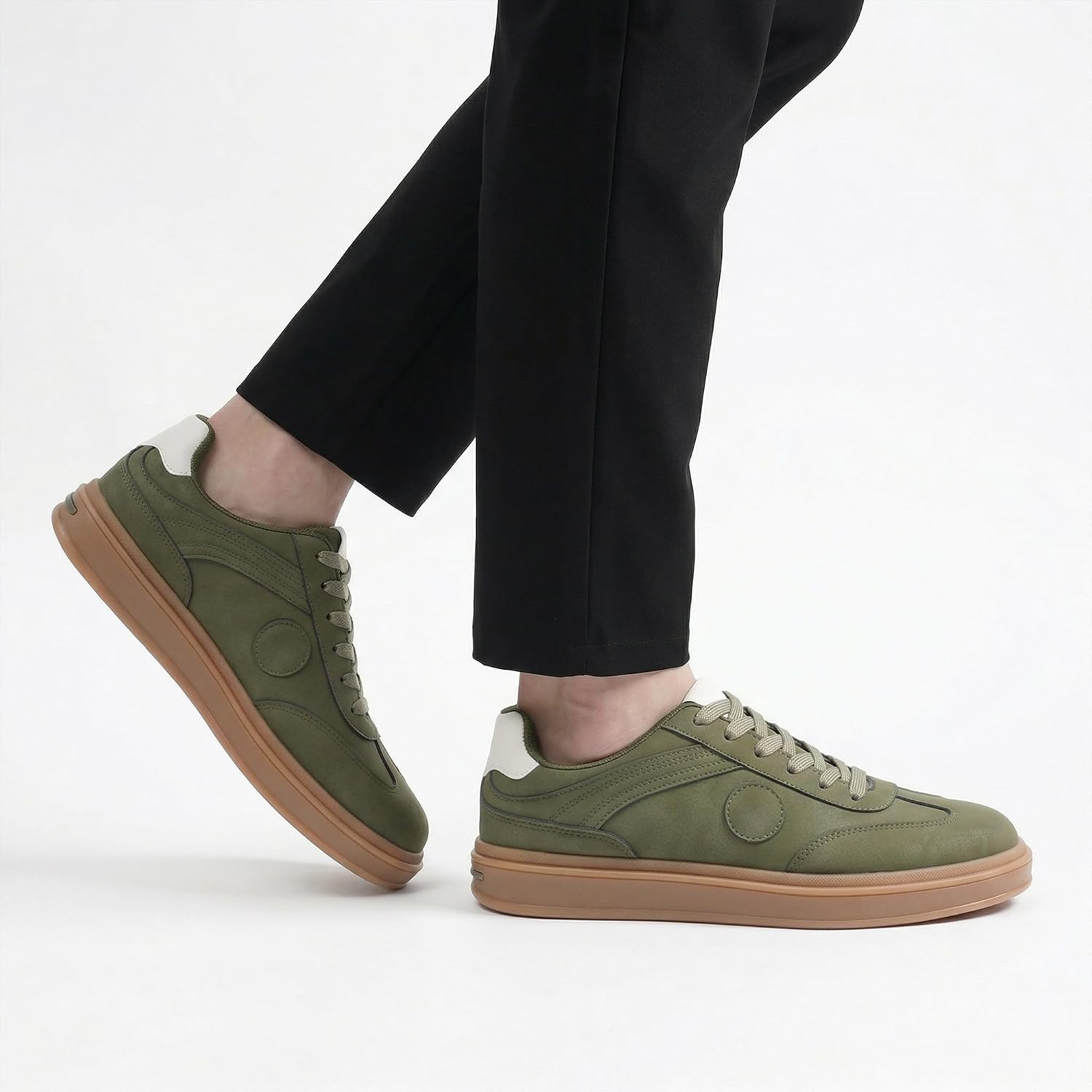 Detalle de JOMIX lage herensneakers met retrodesign, PU-bovenwerk en PVC-zool van 2,5 cm