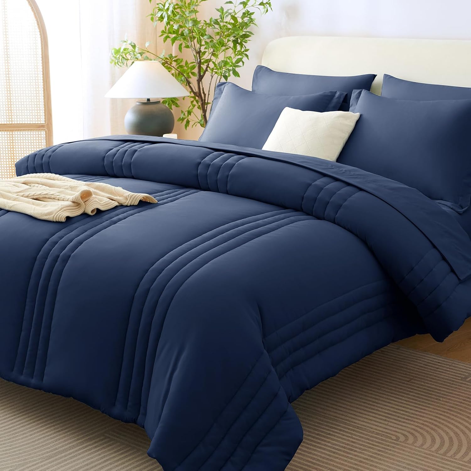 Detalle de CozyLux CLUS25G90L2QU Queen Comforter Set, Navy Blue, 240 GSM, 7-Piece