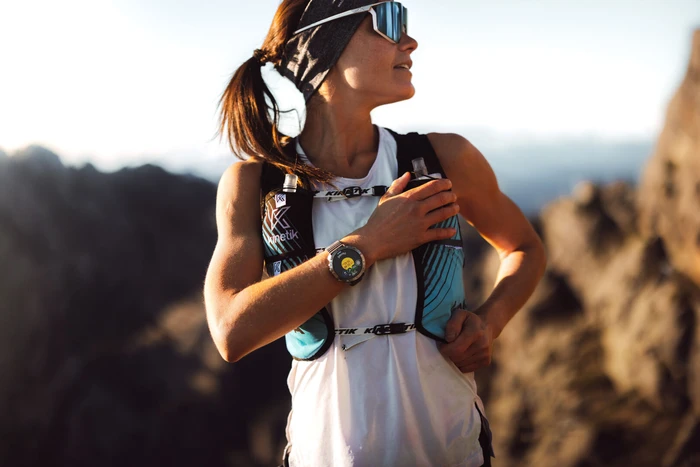 Detalle 2 de Polar Grit X 2 Pro Titan – Outdoor-Smartwatch mit AMOLED, 100 m Wasserschutz und bis zu 10 Tagen Akku