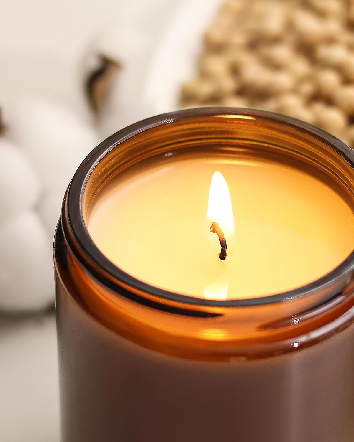 Detalle 2 de AOOVOO Vanilla Coconut Candle - 22oz Large Soy Aromatherapy Candle