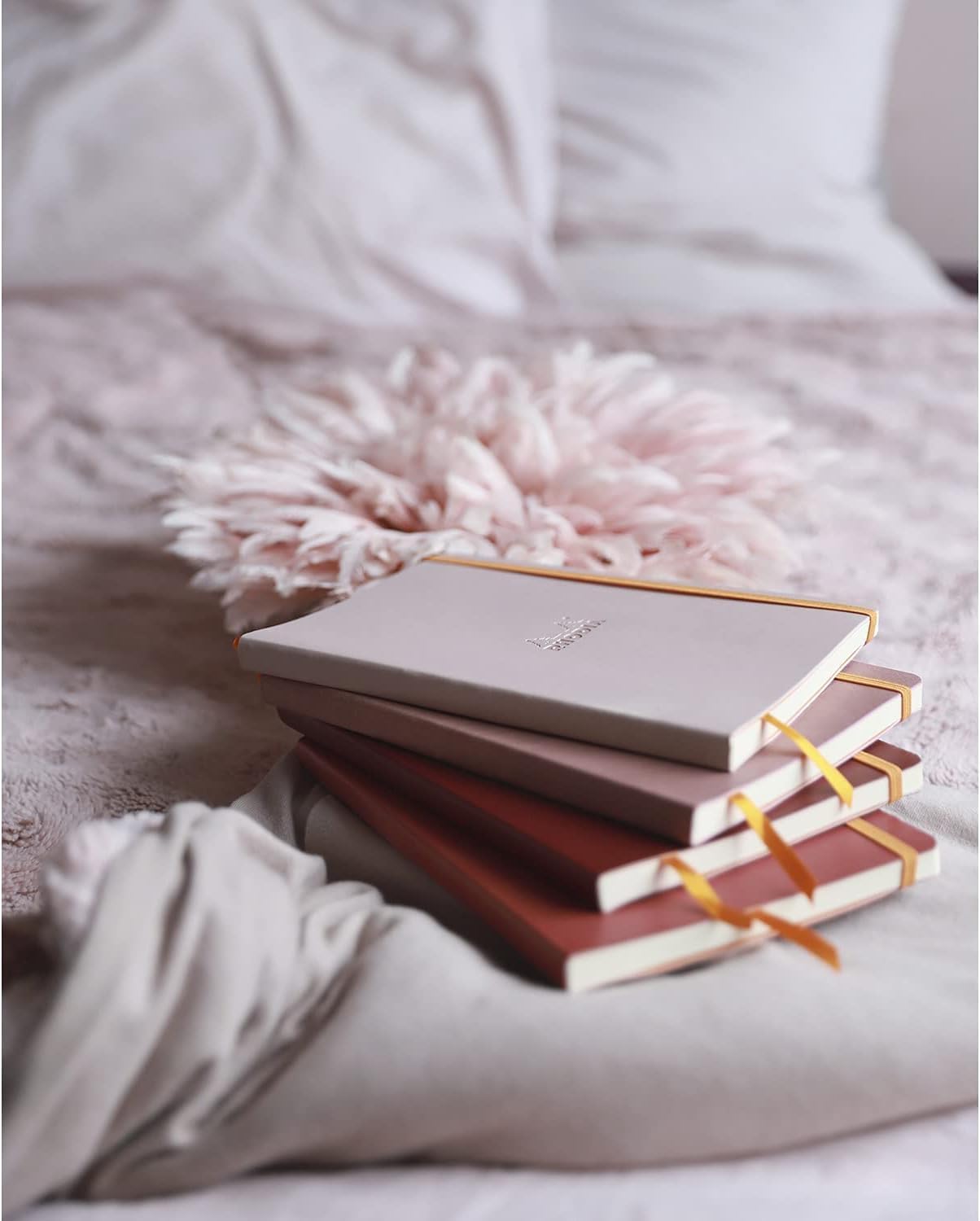 Detalle de RHODIA 117370C Wine Soft Notebook: A5 Lined with Ivory Clairefontaine Paper