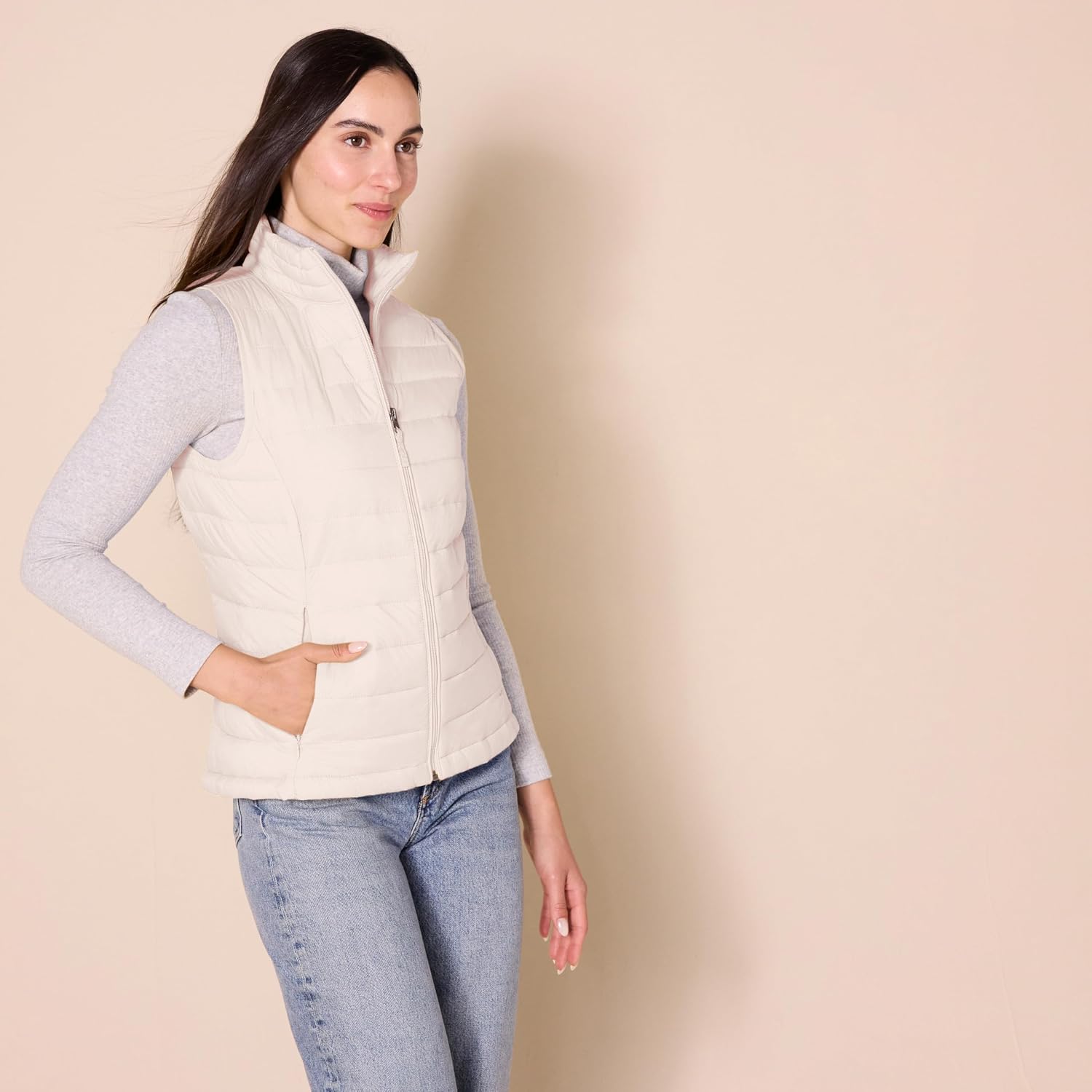 Detalle 2 de Amazon Essentials Damen Leichte Wasserabweisende und Packbare Steppweste – Regular Fit