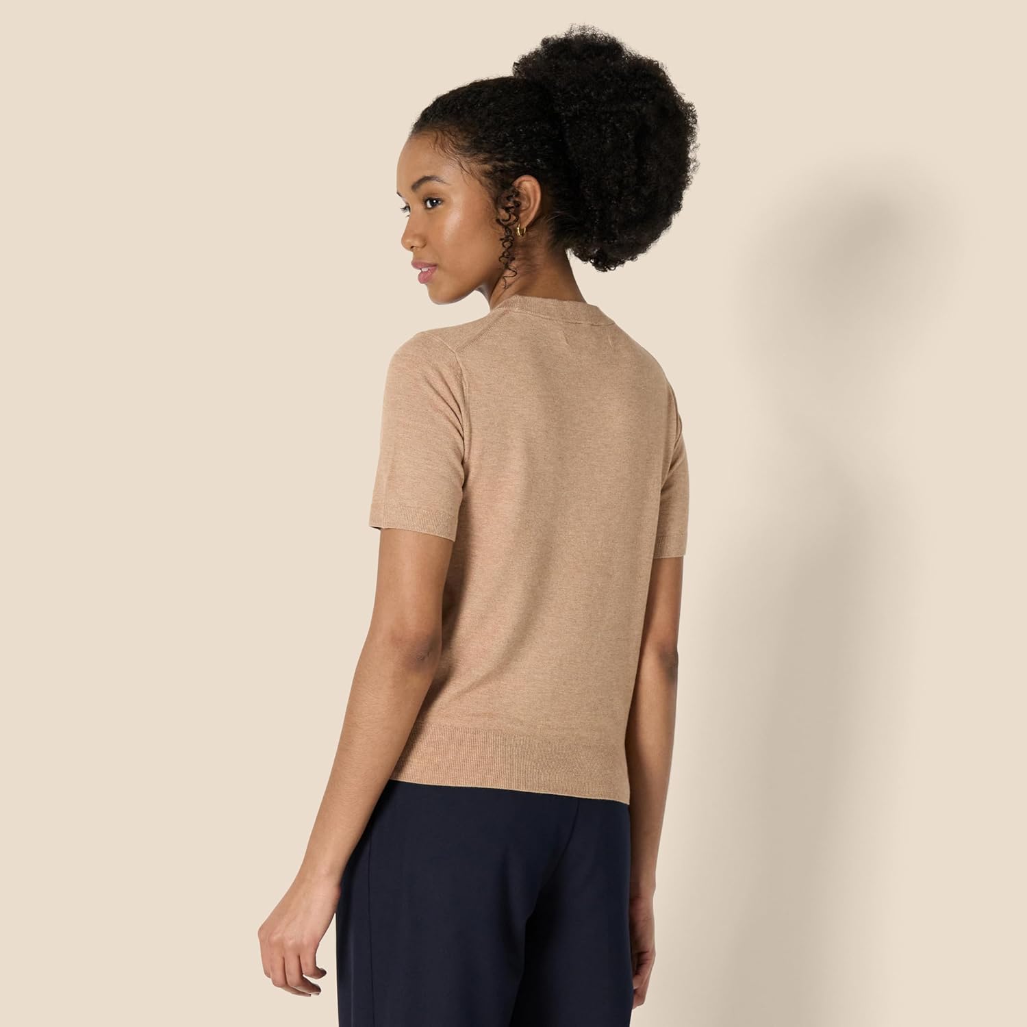 Detalle 2 de Amazon Essentials Women's Regular-Fit Short Sleeve Crewneck Pullover Sweater Top