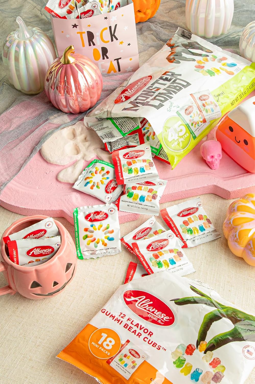 Detalle 2 de Albanese 53552 Sweet & Sour Monster Combo Gummy Candy, 45 Snack Bags