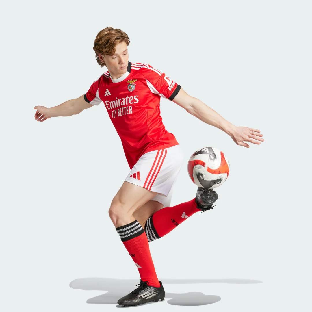 Detalle de Camiseta 1.ª equipación Benfica 25/26 de Adidas – Rojo