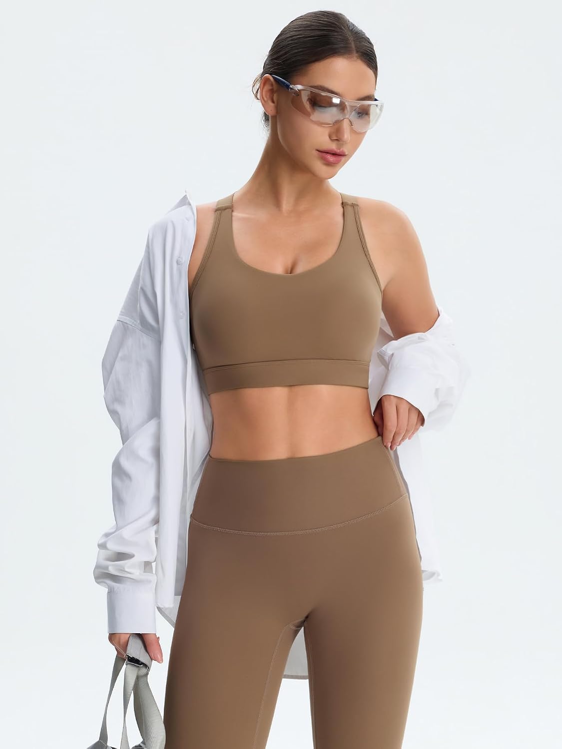 Detalle de BYAWAY High-Impact Sports Bra with Moulded Cups, Adjustable Straps & Hook Closure
