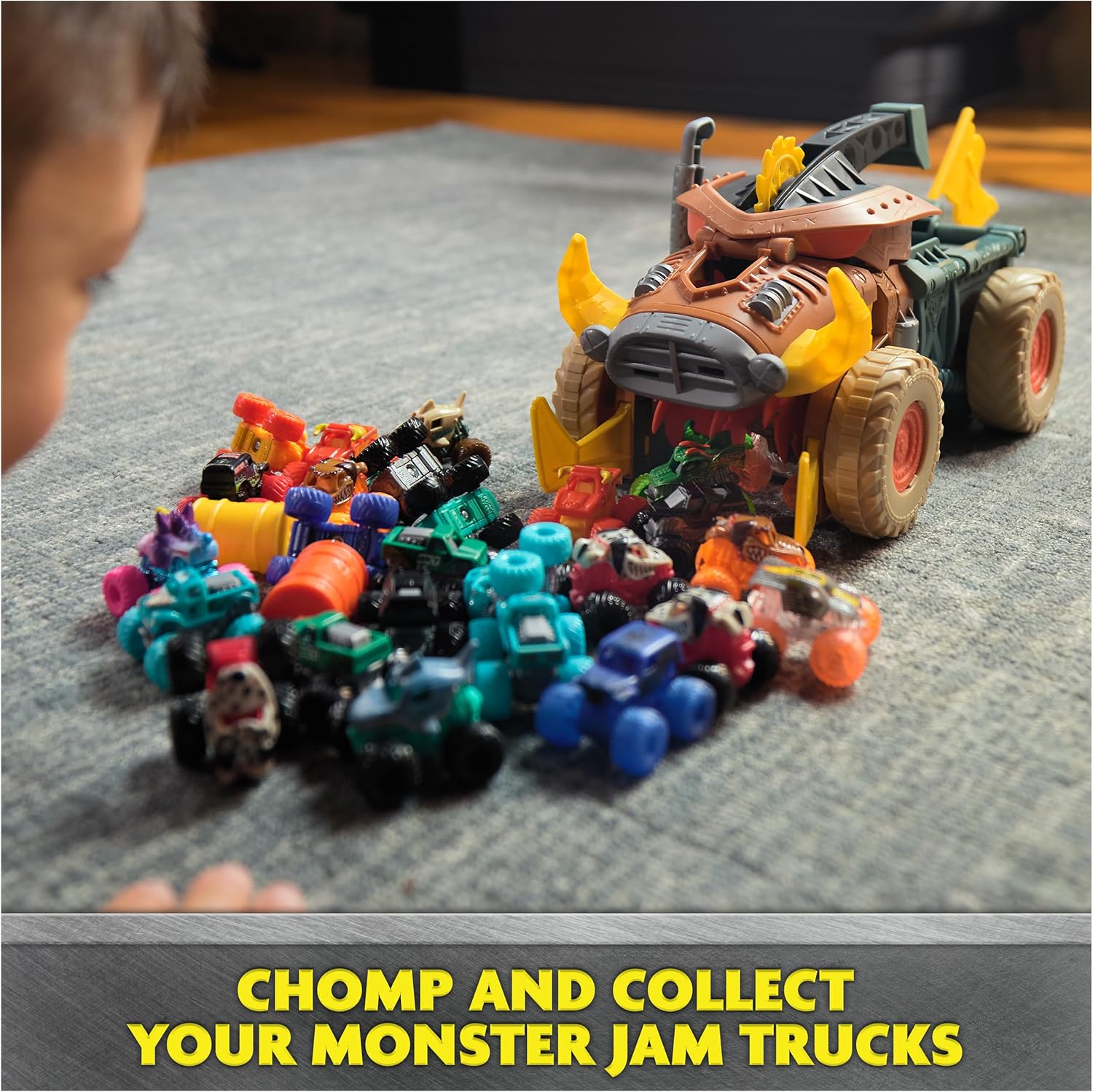 Detalle 2 de Monster Jam Mini Jam Megalodon Mad Hog Chomper and Monster Truck (Fun Cleanup & Storage) Ages 3+