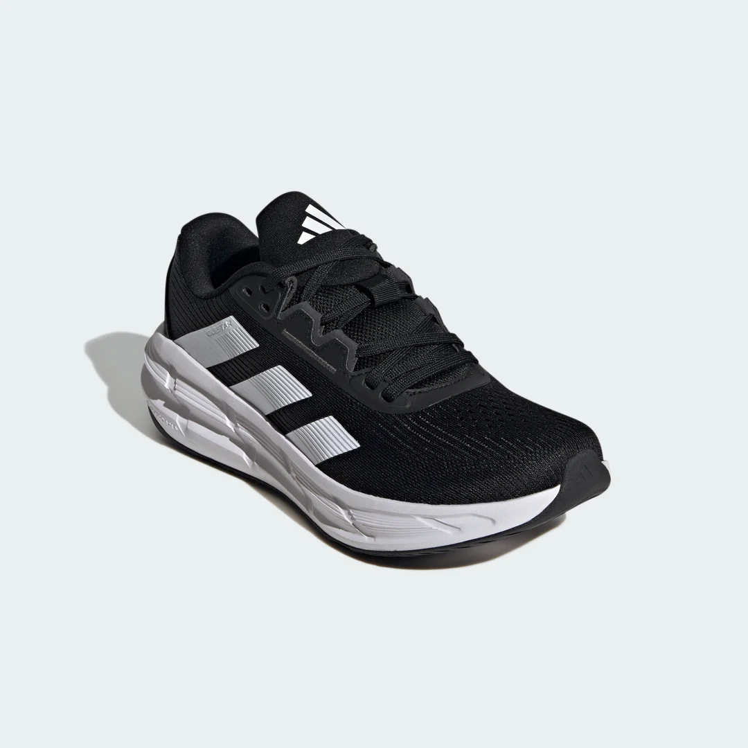 Detalle de Zapatilla de running Questar 3 de Adidas — Negro