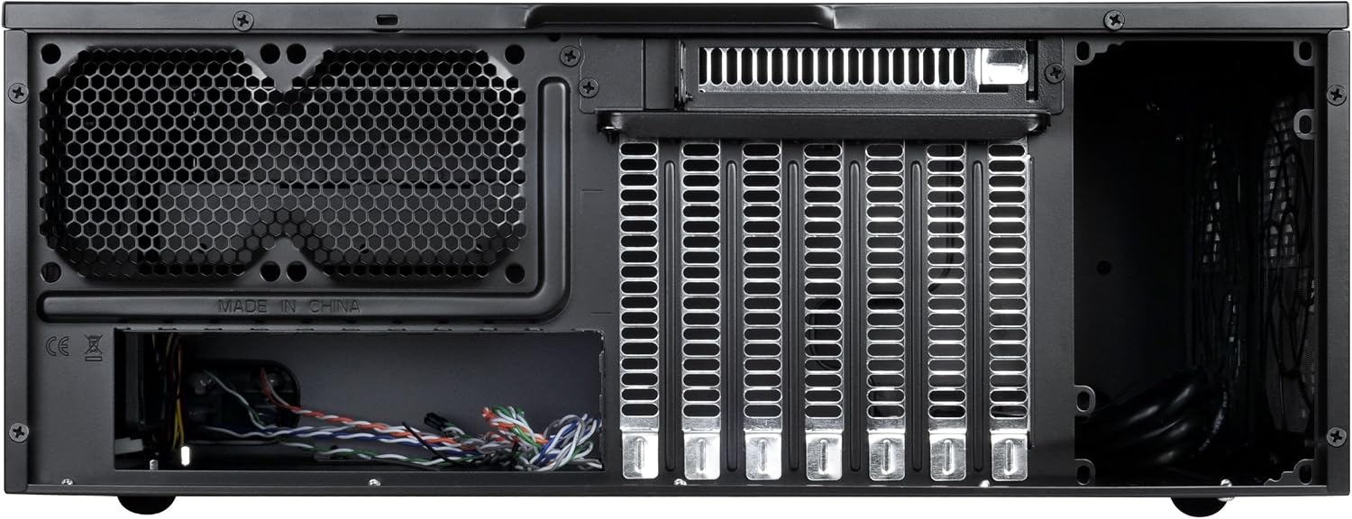 Detalle 2 de SilverStone SST-GD09B – czarna obudowa komputerowa ATX z montażem zasilacza na dole