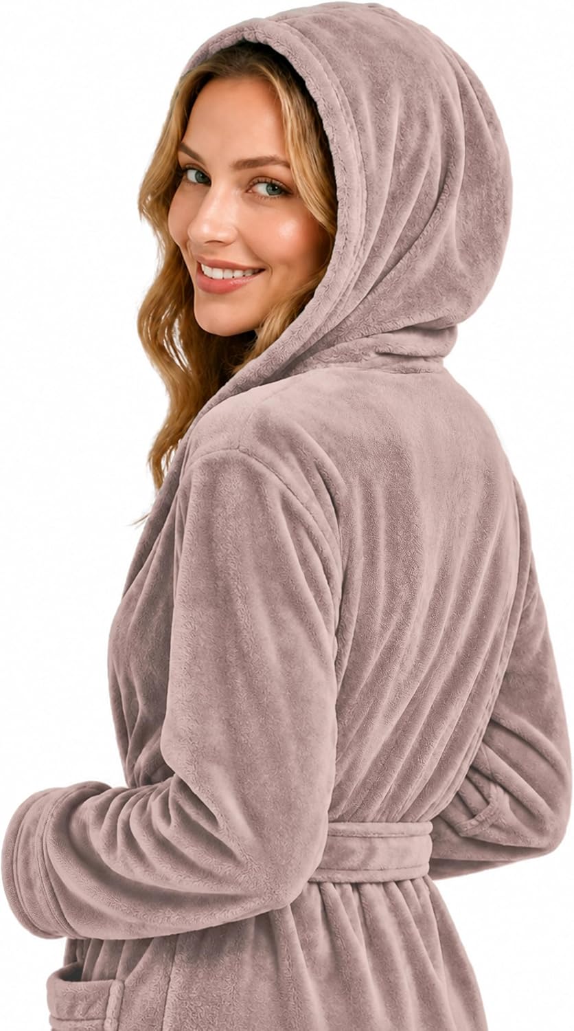 Detalle 1 de NY Threads morgonrock för dam med huva i mjuk fleece, fickor och skärp