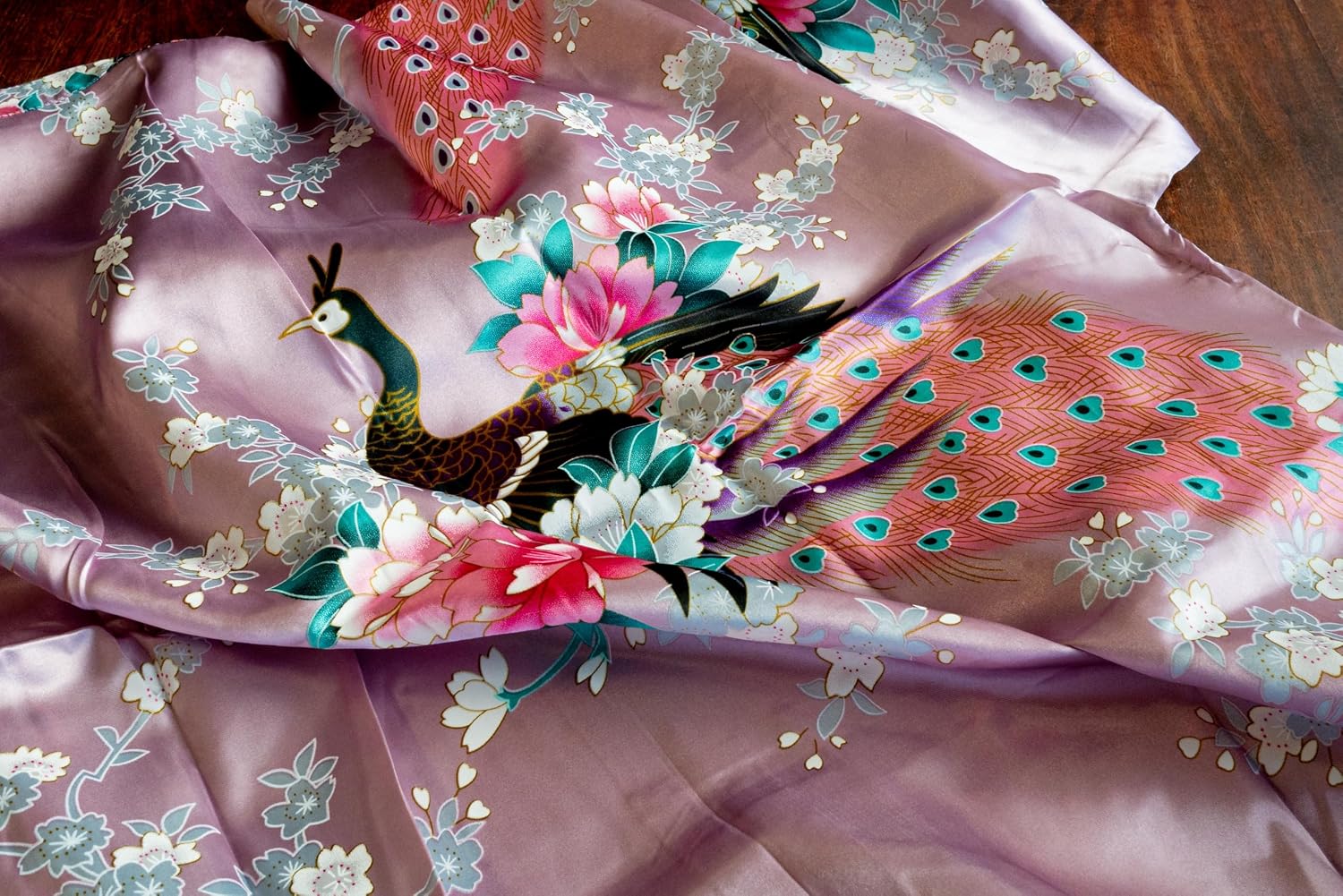 Detalle de CCcollections Kimono sedoso para mujer Bata ligera