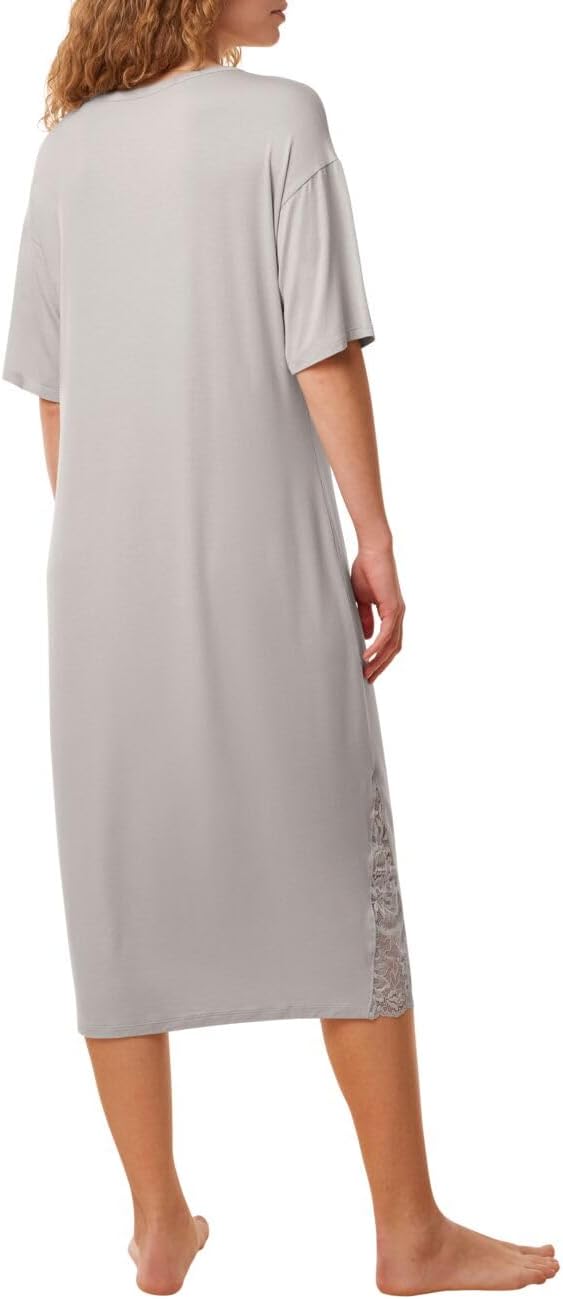 Detalle de Triumph Women's Timeless Sensuality NDK SSL Nightgown — A sensible pick from Triumph Sleepwear