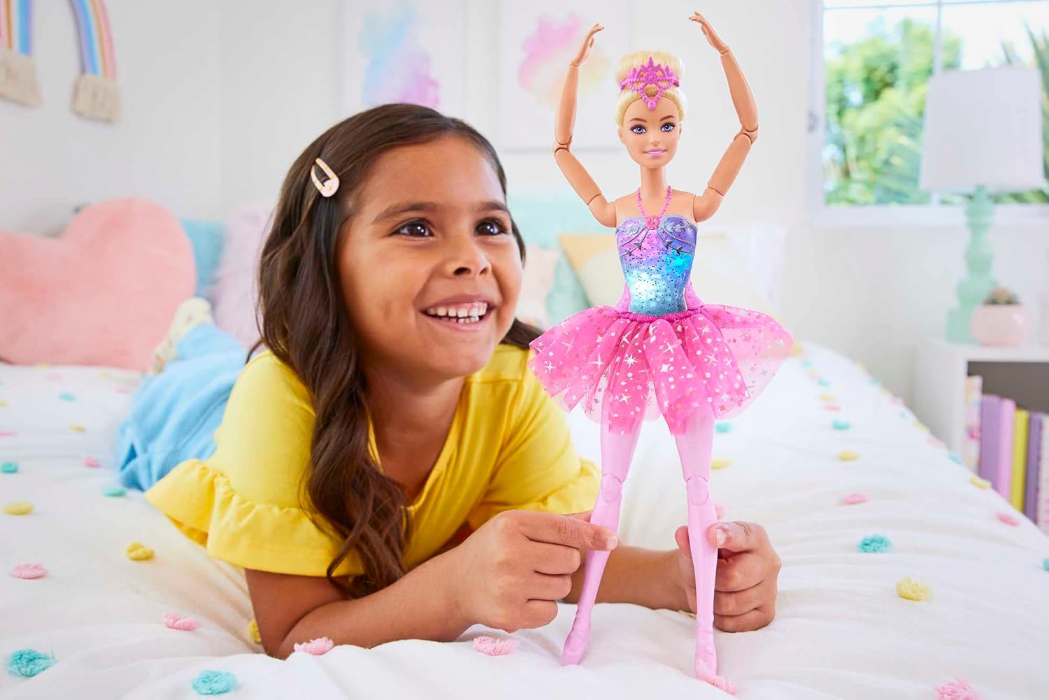 Detalle 2 de Barbie Dreamtopia Zauberlicht Ballerina Puppe – Beweglich, mit rosa Tutu und 5 Licht-/Soundeffekten