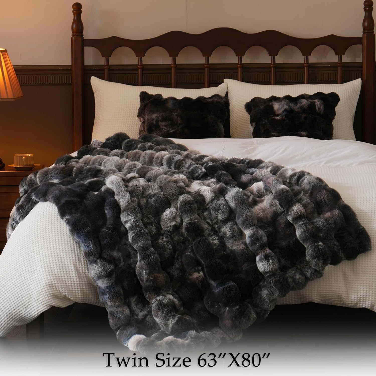 Detalle de BENVWE Fluffy Faux Fur Throw Blanket — Double-Sided 63" x 80" in Tie-Dye Grey