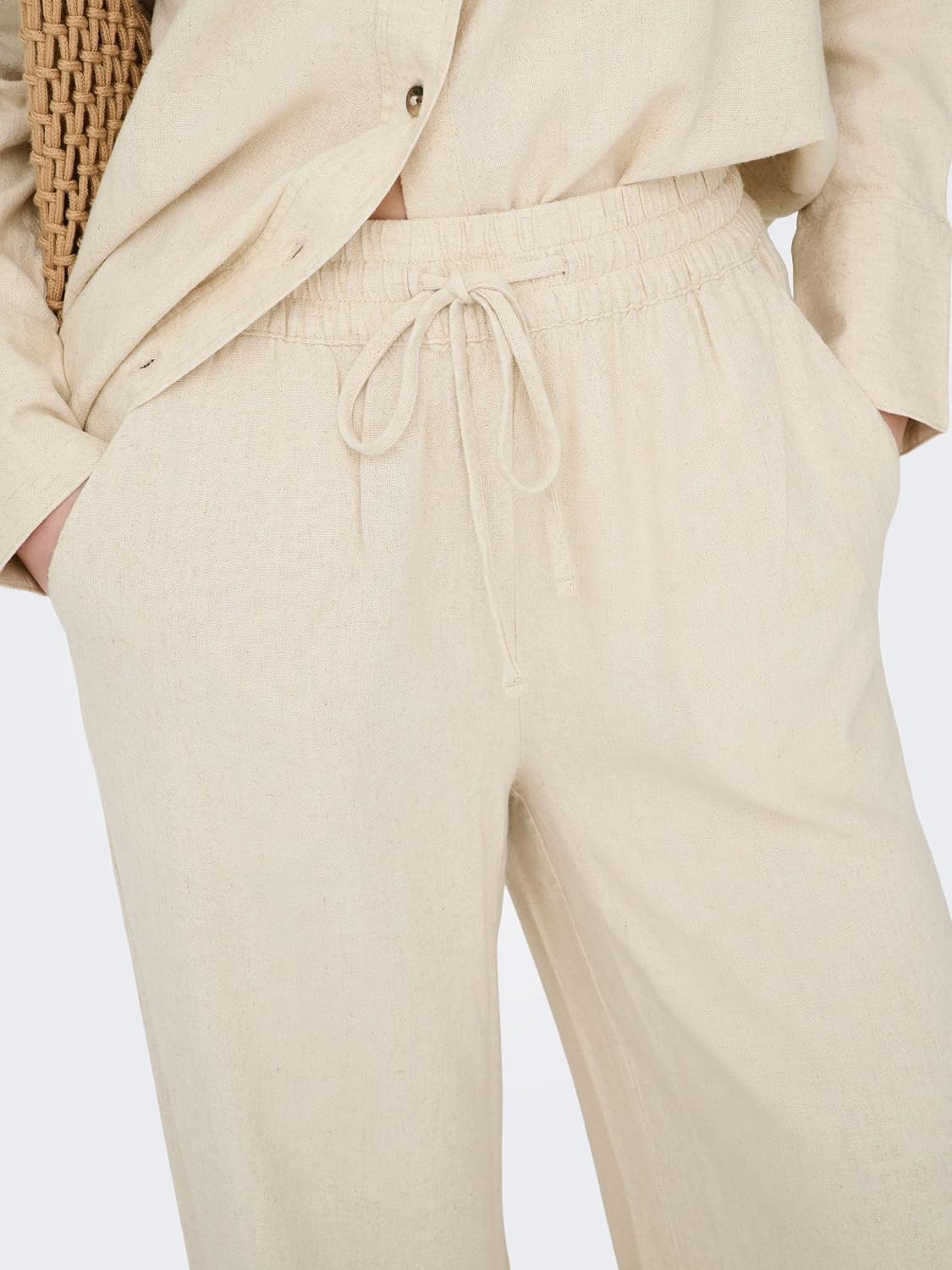 Detalle 2 de JDY Femme Pantalon Taille Haute Coupe Large avec Cordons et Poches Latérales – Look épuré et confort