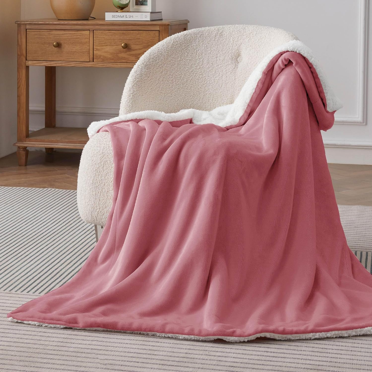 Detalle de Bedsure Sherpa Fleece Blanket Twin
