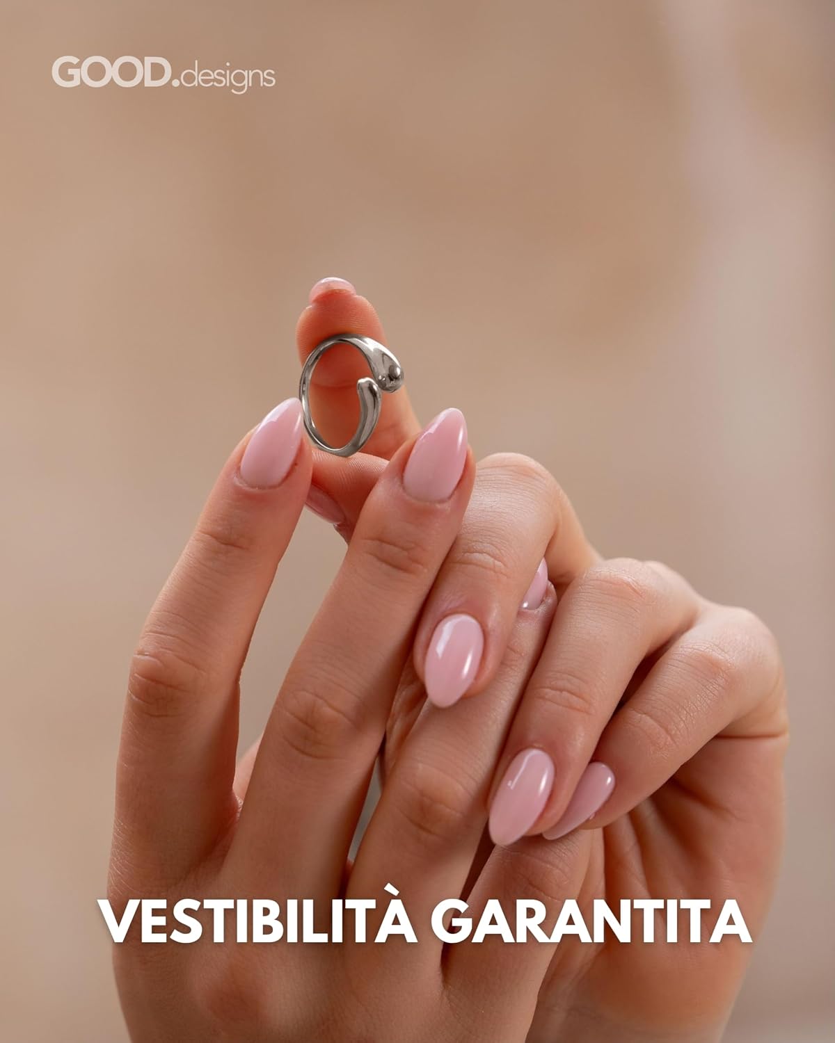 Detalle 2 de Anello regolabile da donna chunky in acciaio inox con placcatura oro 18K, rosé o argento (misure 52-60) con scatola regalo