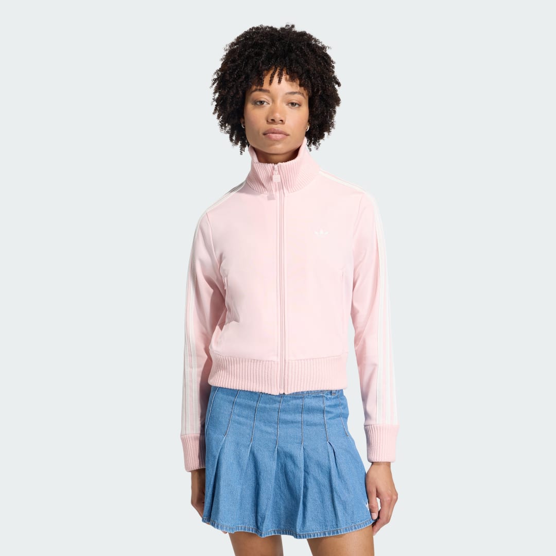 Detalle de SUDADERA FIREBIRD de Adidas con detalles de punto de ganchillo en rosa