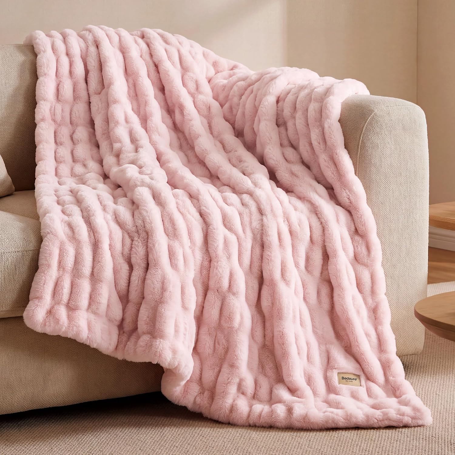 Detalle de Bedsure Soft Double-Sided Faux Fur Twin Blanket, Pink, 60" x 80
