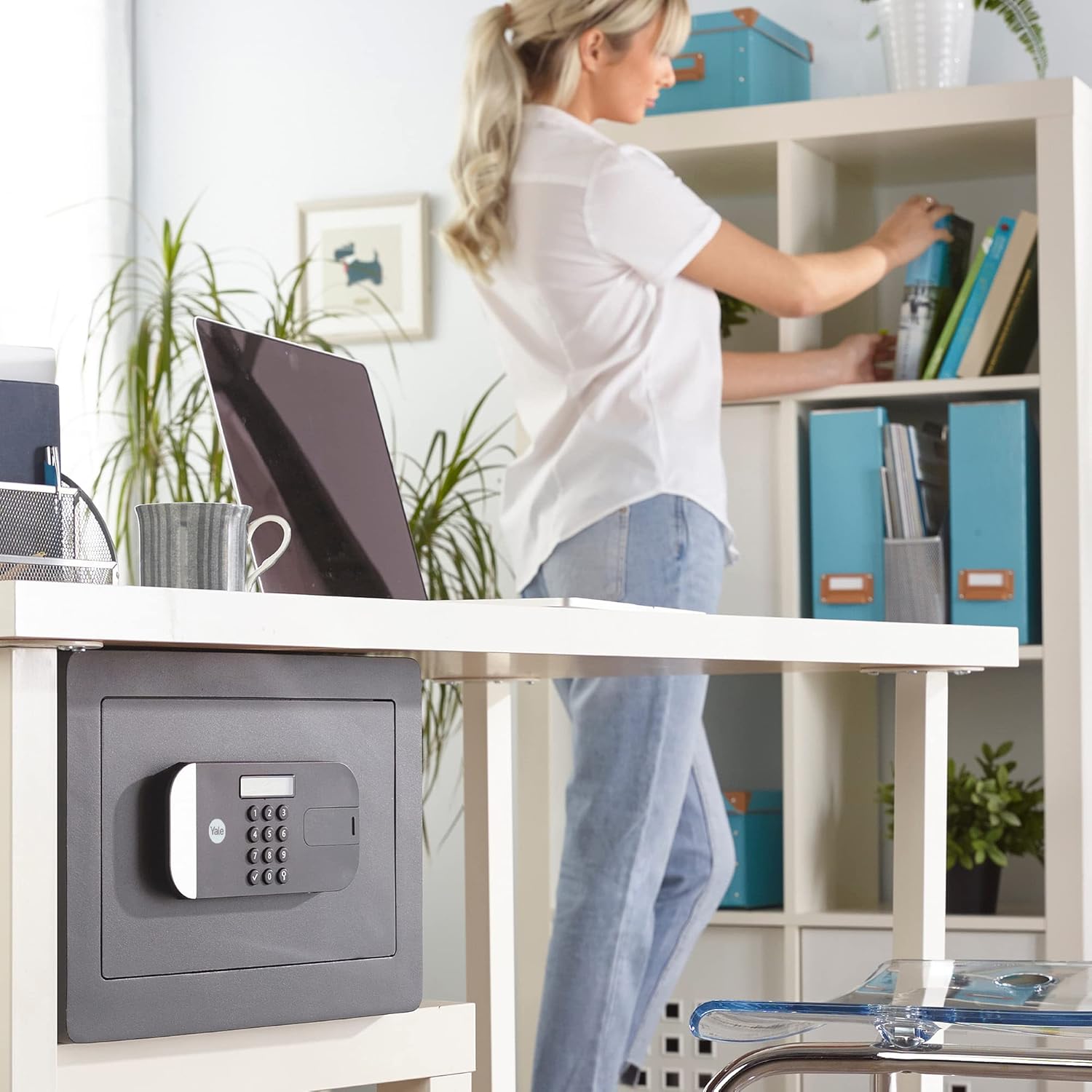 Thumbnail 4 de Yale YSEM/250/EG1 Medium Maximum Security Safe with Digital Keypad & Sold Secure Silver