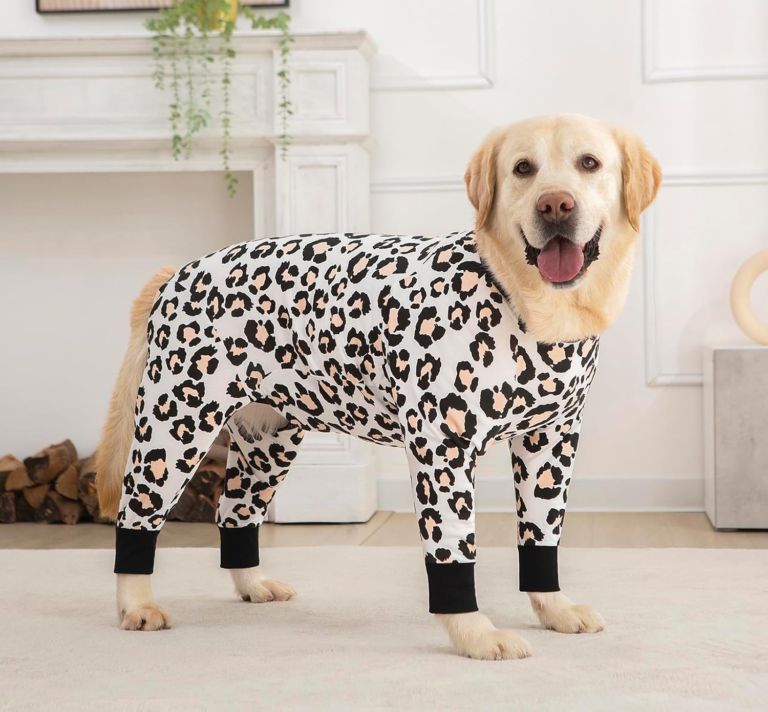 Detalle de Cotton 4-Legged Dog Recovery Suit (White Leopard) – Anti Hair Shedding Onesie for Small, Medium and Large Dogs