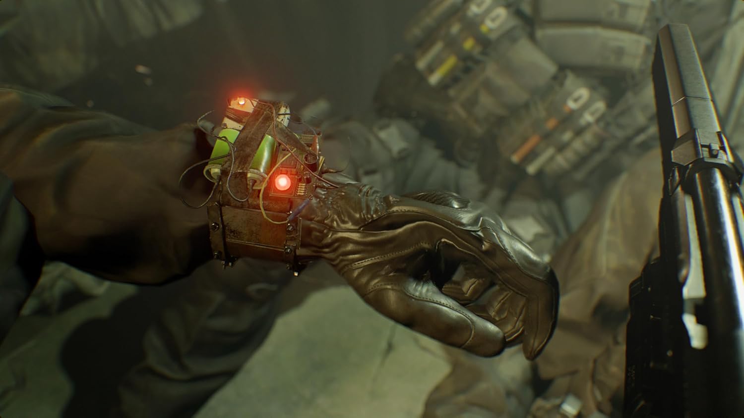Detalle 2 de Resident Evil 7 biohazard Gold Edition (PlayStation 5) — survival horror in first-person