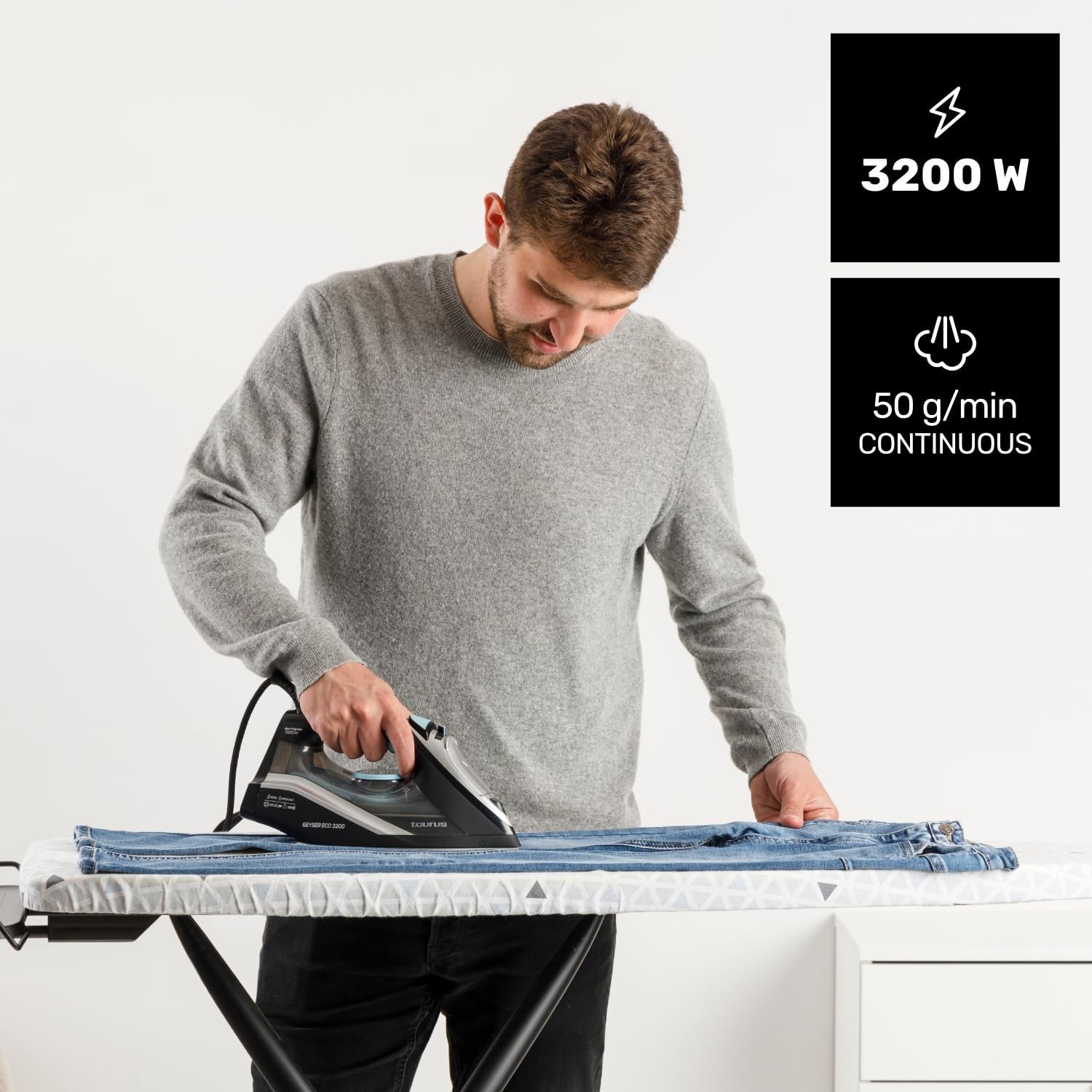 Detalle de Taurus Plancha de Vapor Geyser Eco 3200: potencia y precisión para un planchado eficiente