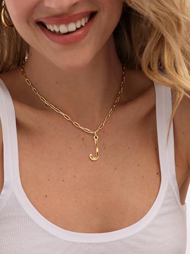 Detalle 2 de SINGULARU Collar Mujer Personalizado Chic Letter XL en Acero bañado en Oro