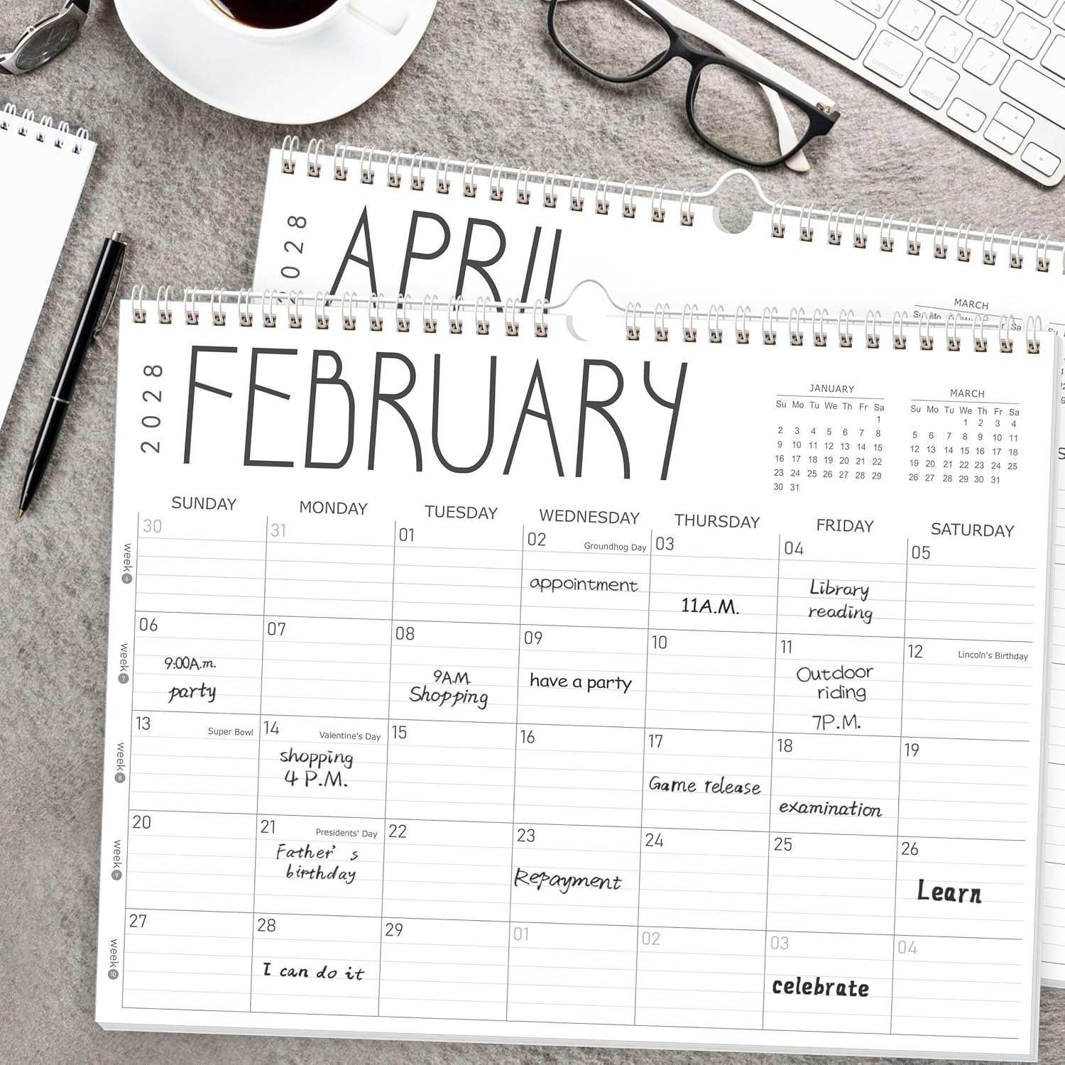 Detalle 2 de GuassLee Wall Calendar, 14" x 11