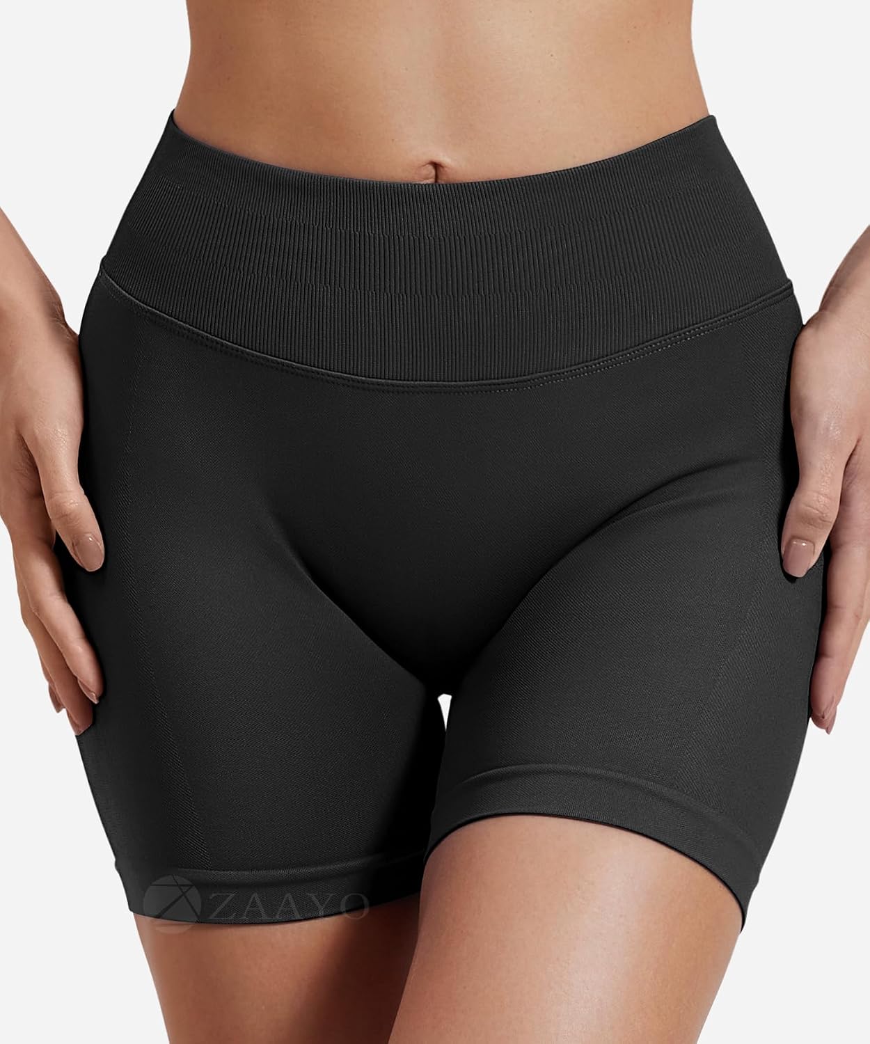 Detalle 2 de ZAAYO Damen Scrunch Shorts 4.5 Zoll