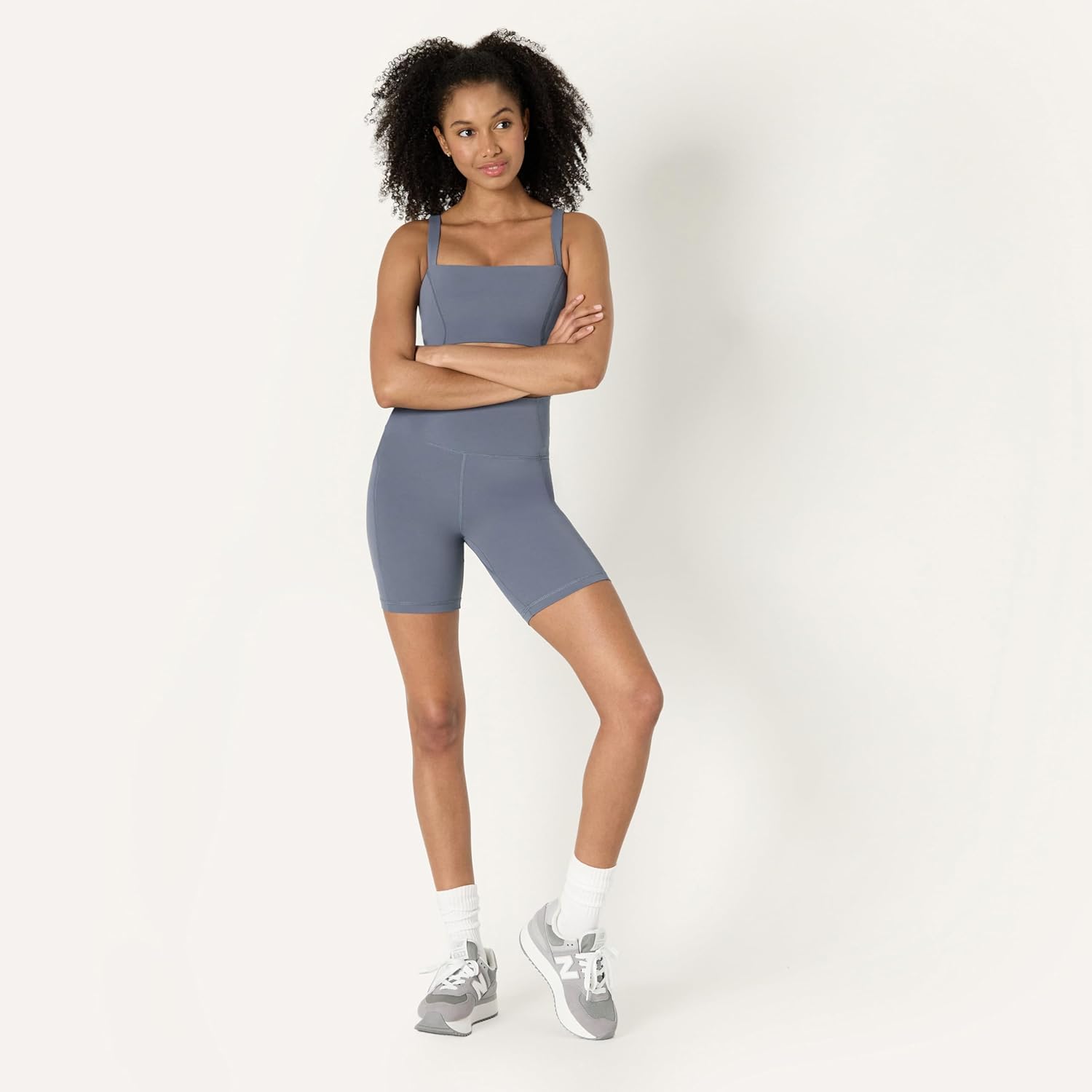 Thumbnail 5 de Amazon Essentials Damen FormFlex Radlerhose mit Taschen und hoher Taille (17,8 cm Schrittlänge)
