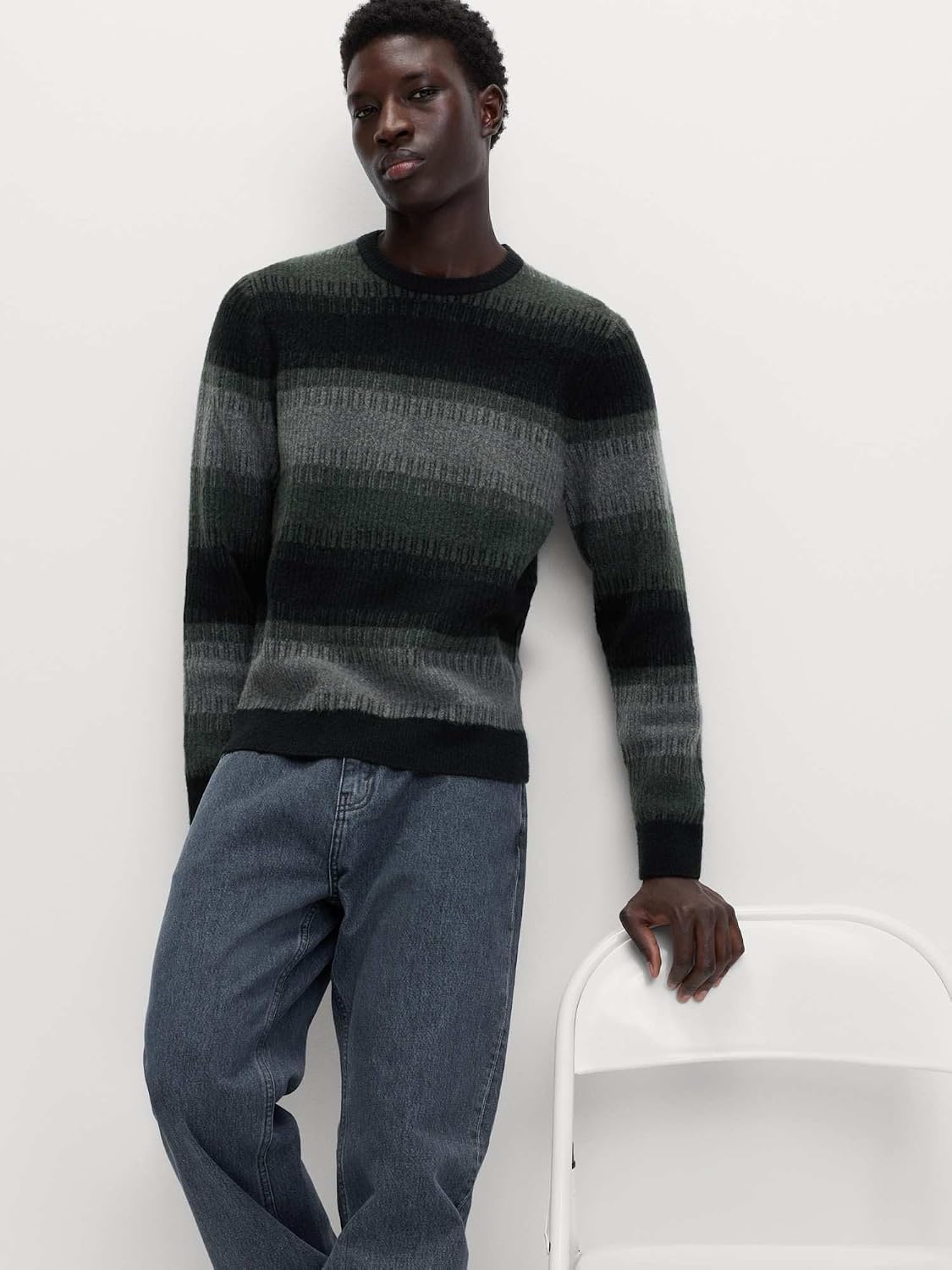 Detalle 1 de Marks & Spencer superzachte gestreepte trui met wol en ronde hals