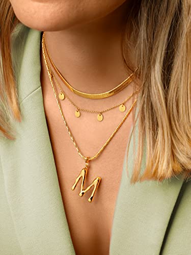 Detalle 2 de SINGULARU Charm Letter XL Letra G, baño de oro 18 kt 💍