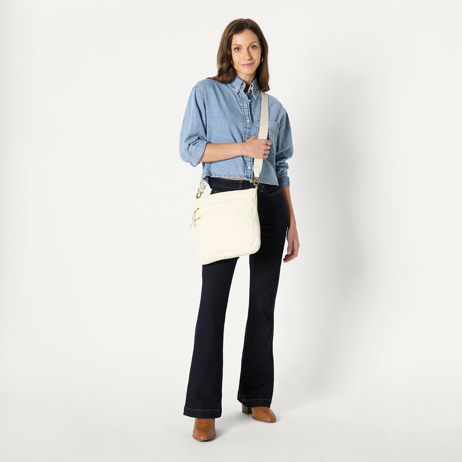 Detalle 2 de Amazon Essentials Women’s Slim Nylon Cross-body Bag