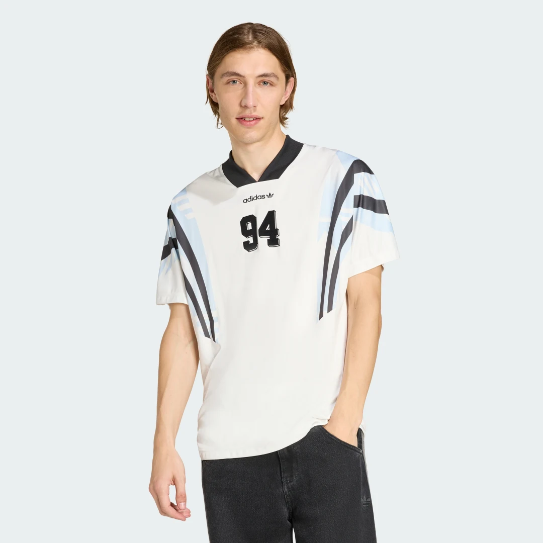 Detalle de Camiseta con relleno Santiago AOP de Adidas - Blanco
