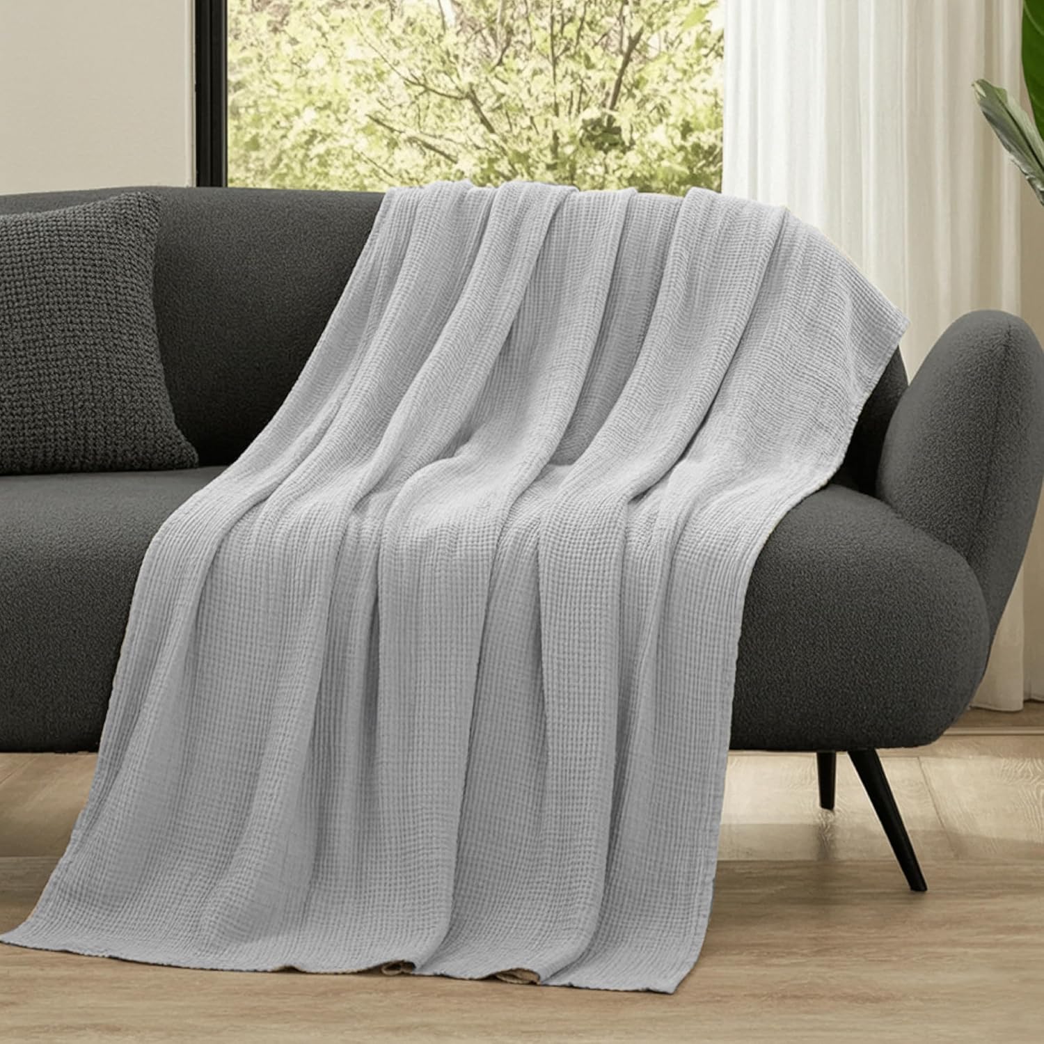 Thumbnail 6 de Dreamzie Couverture en mousseline 220x240 cm en coton (4 couches) gris clair – légère, respirante et lavable à 30 °C