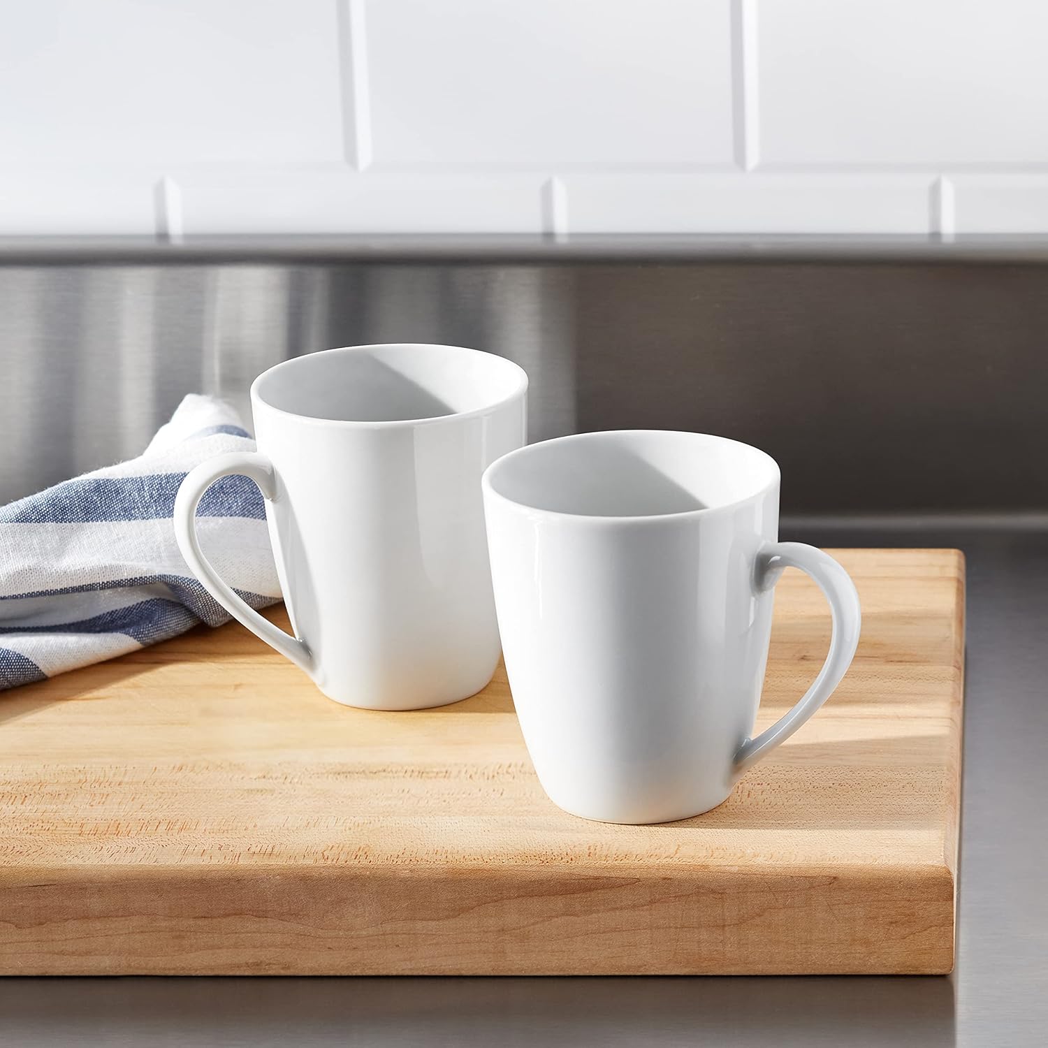 Detalle de Service de 12 tasses à café en porcelaine Amazon Basics (355 ml), blanc