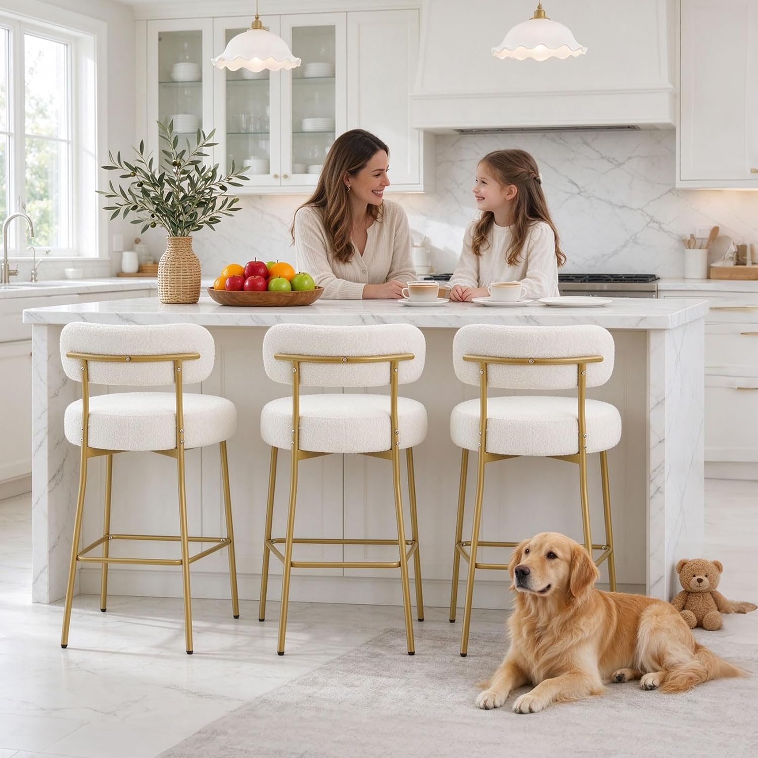 Detalle de AurnaGle 28-Inch Boucle Bar Stools, Set of 3, with Backs and Gold Legs