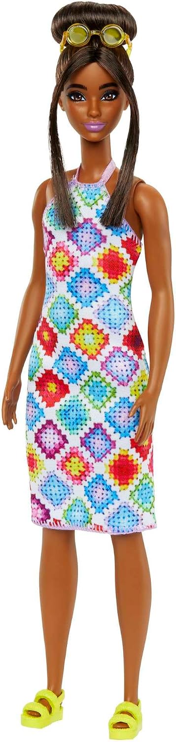Thumbnail 6 de Barbie Fashionistas #210 HJT07 Doll with Crocheted Dress and Yellow Sandals