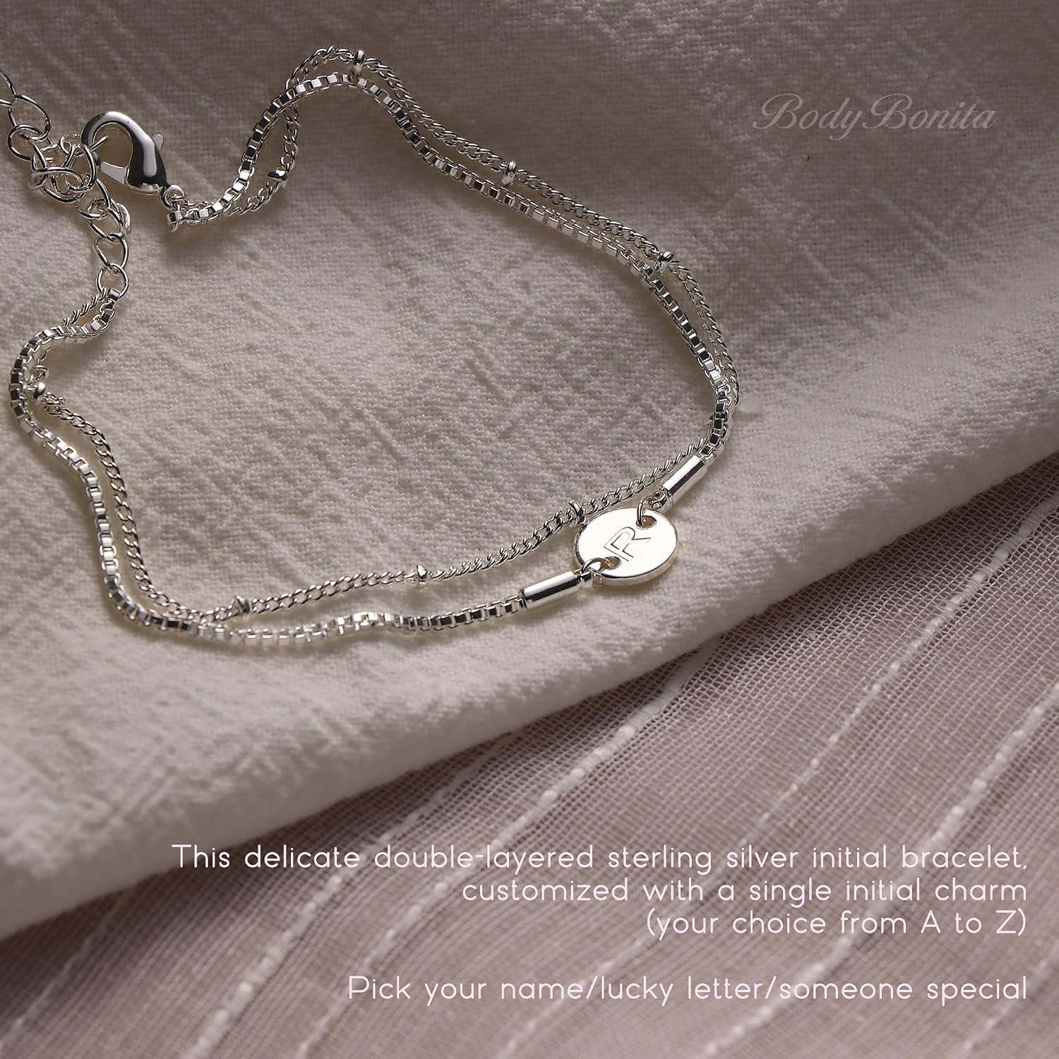 Detalle 2 de BodyBonita pulsera de capas inicial A–Z