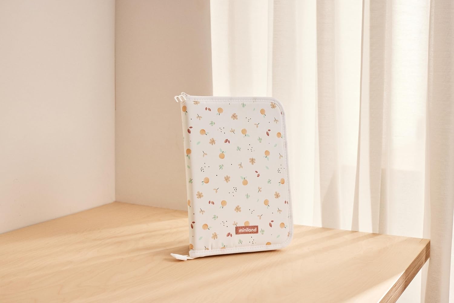 Thumbnail 5 de Miniland Carebook Valencia ideal document holder for baby records 📘