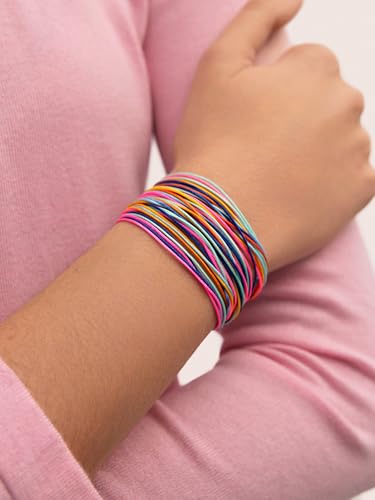 Detalle 2 de SINGULARU Pack 3 Pulseras Carla Rainbow: Acero Inoxidable y Cordón, Ajustables