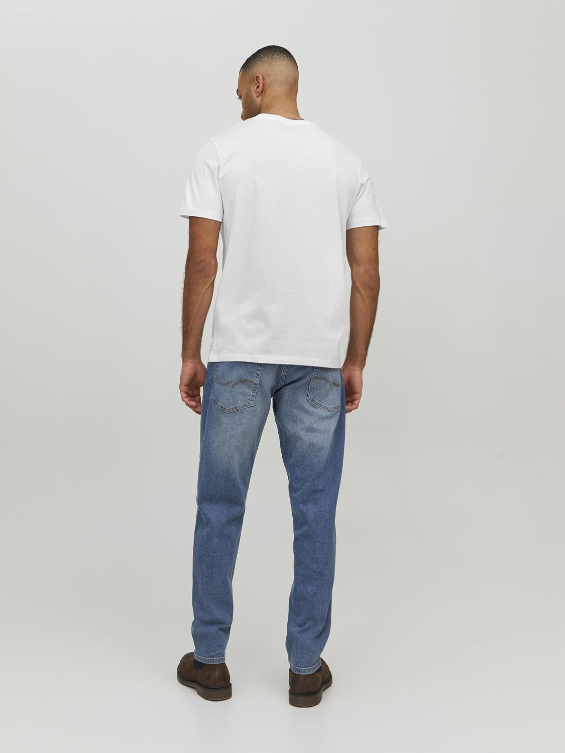 Detalle de JACK & JONES JJEORGANIC BASIC TEE SS V-NECK NOOS – enfärgad T-shirt