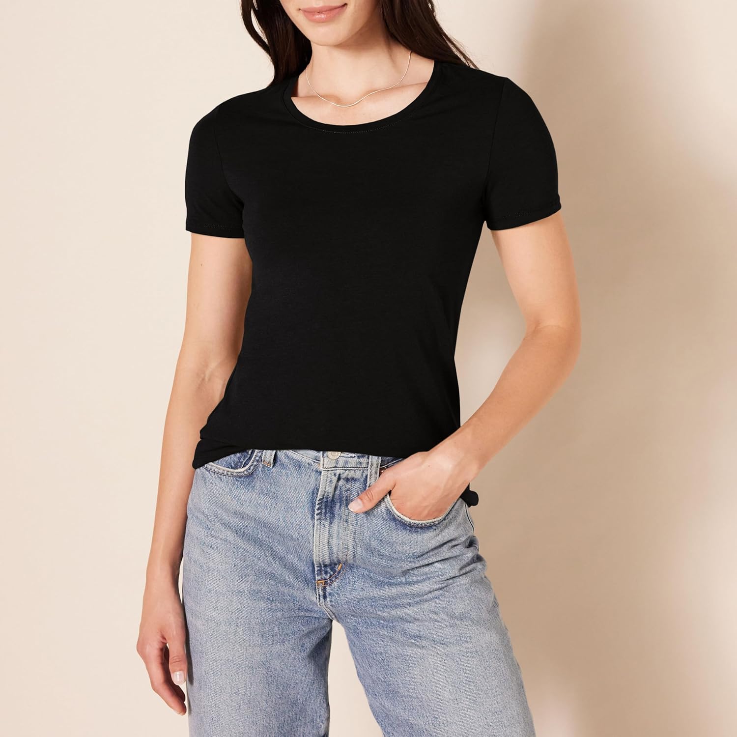 Thumbnail 1 de Amazon Essentials Women’s Regular-Fit Short-Sleeve T-Shirt (Crewneck & V-Neck) Multipacks