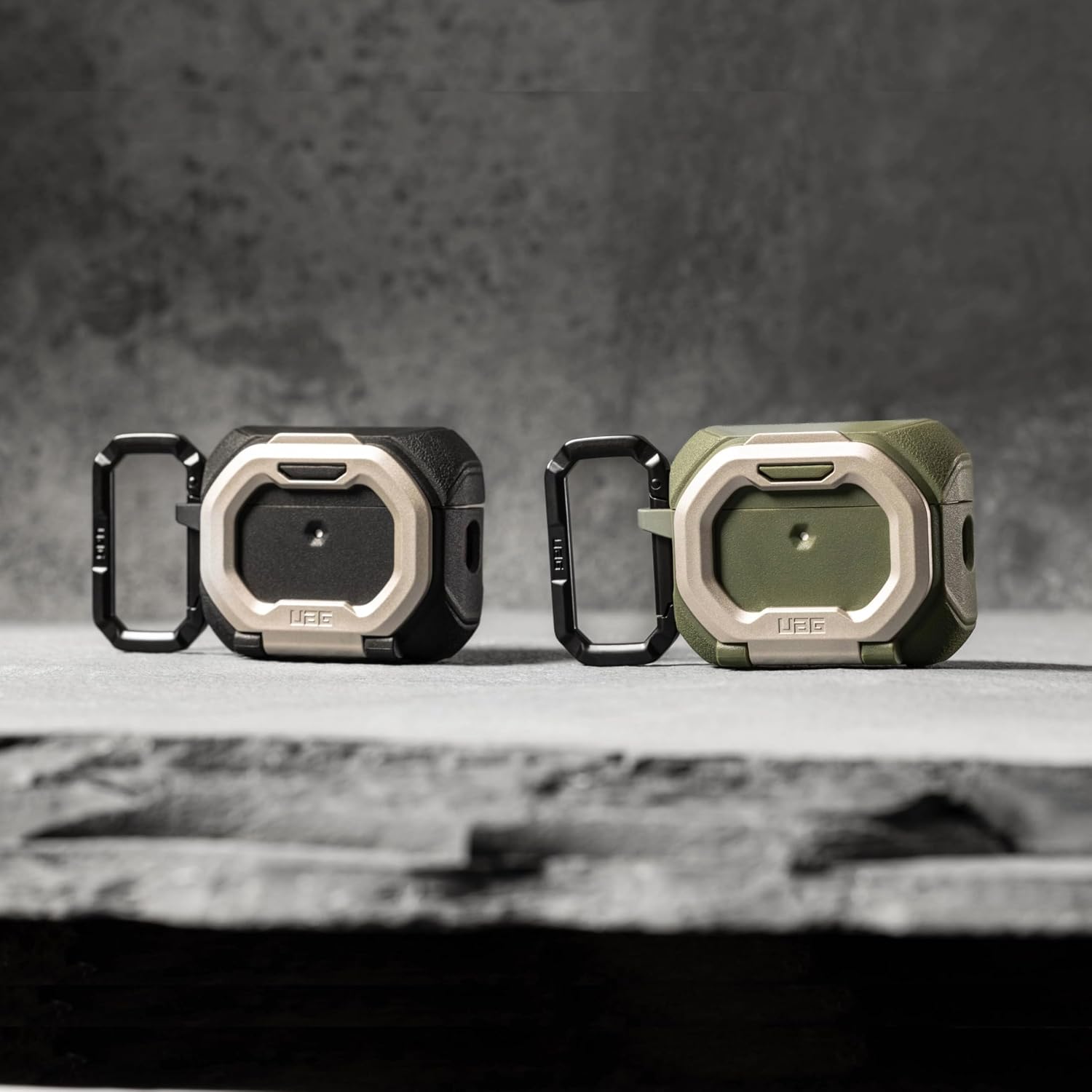 Detalle de URBAN ARMOR GEAR UAG-APPRO3-P-BK/SV MONARCH AirPods Pro(第3世代)用ケース
