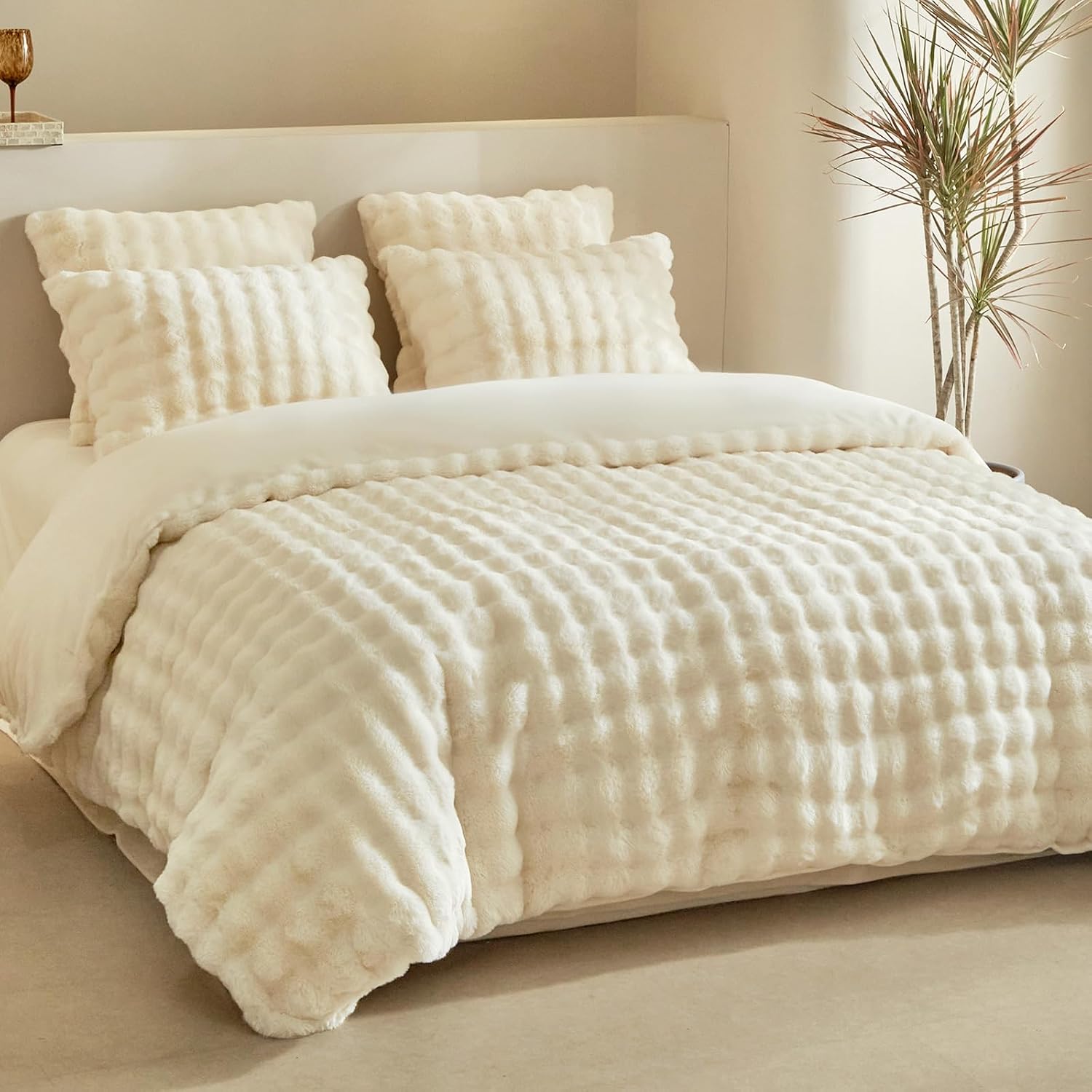 Detalle 2 de Lekesky Fluffy Double Duvet Set for Winter beige
